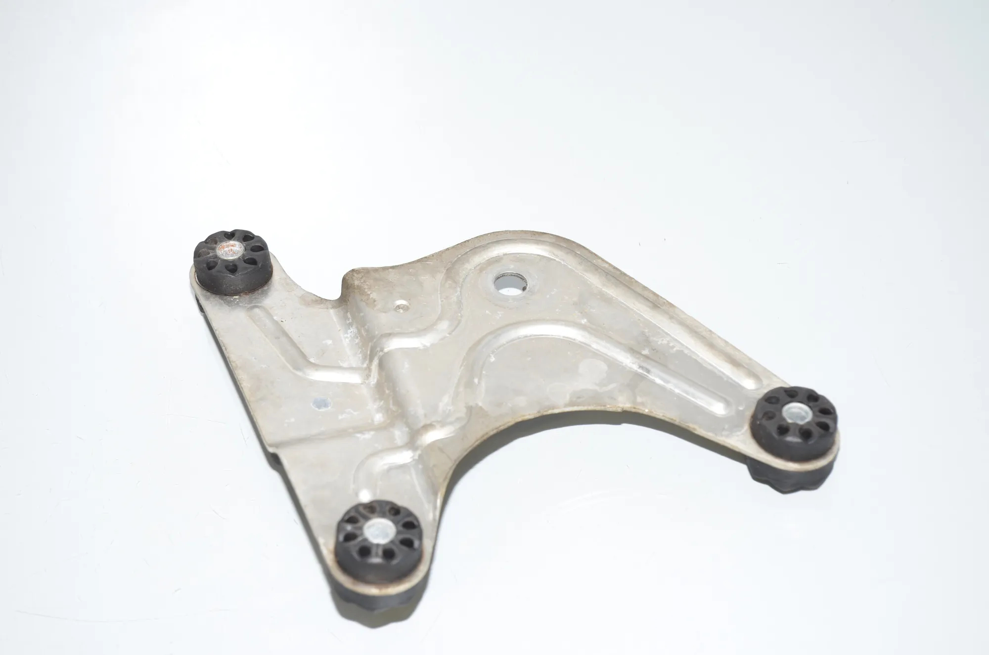 ABS Pump Holder – OEM 6797679 · BMW 5 (F10) 525 d 2012 – 3