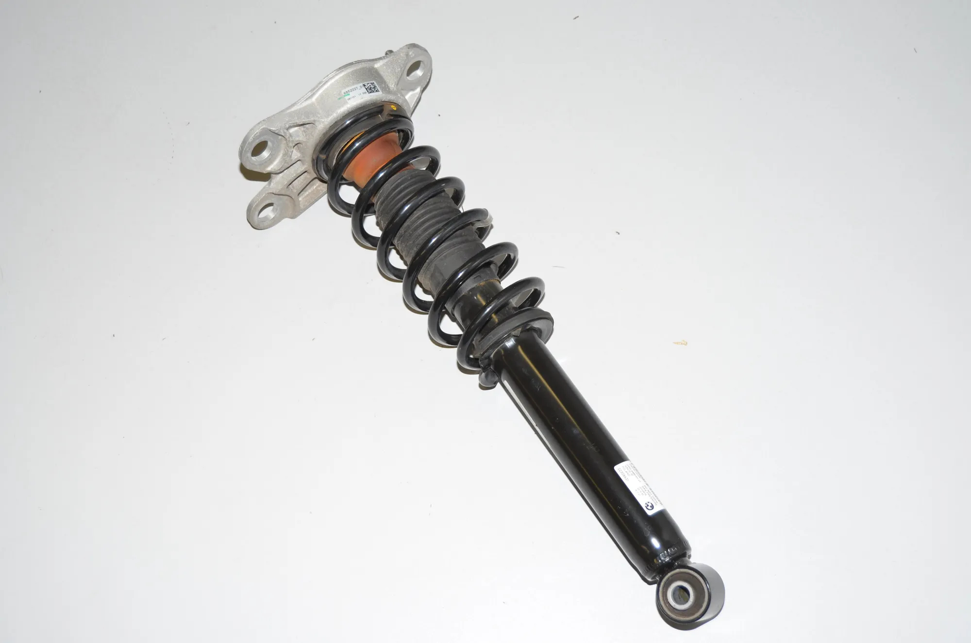 Rear Left Shock Absorber – OEM 6880101 · BMW i3 (I01) Electric 2021 – 3