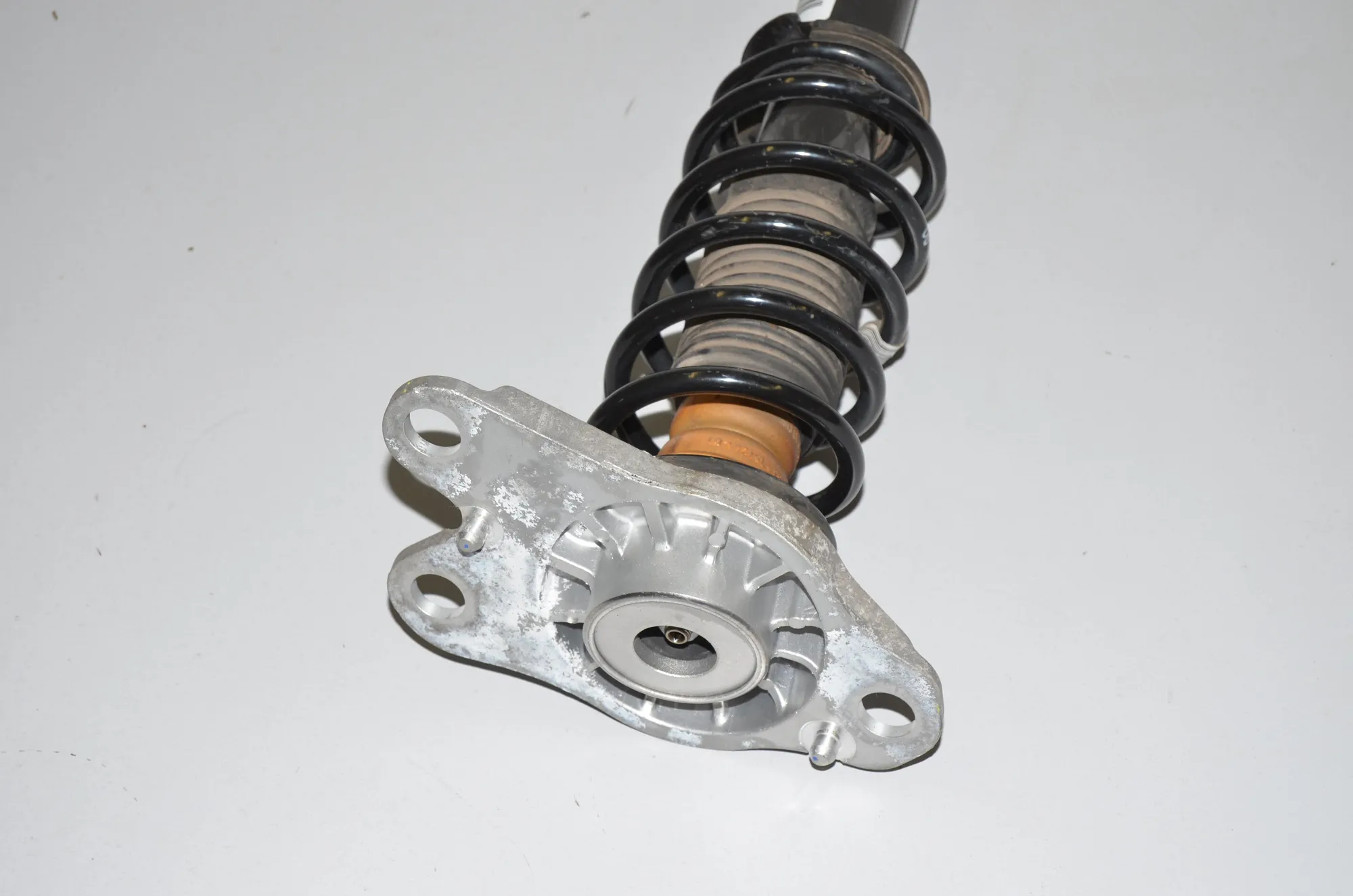 Rear Left Shock Absorber – OEM 6880101 · BMW i3 (I01) Electric 2021 – 5