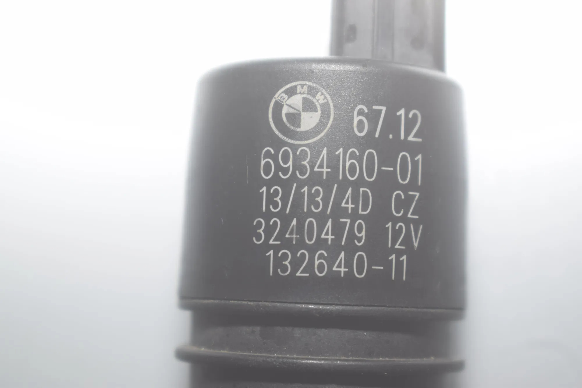 Washer Tank Motor – OEM 6934160 · BMW 6 Gran Coupe (F06) 640 d 2013 – 5