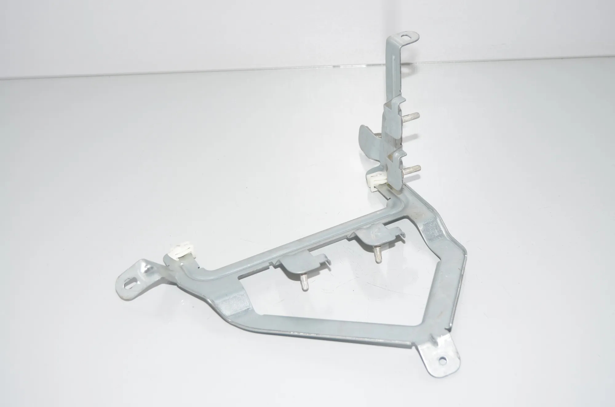 Bracket – OEM 9269844 · BMW i3 (I01) Electric 2021 – 2