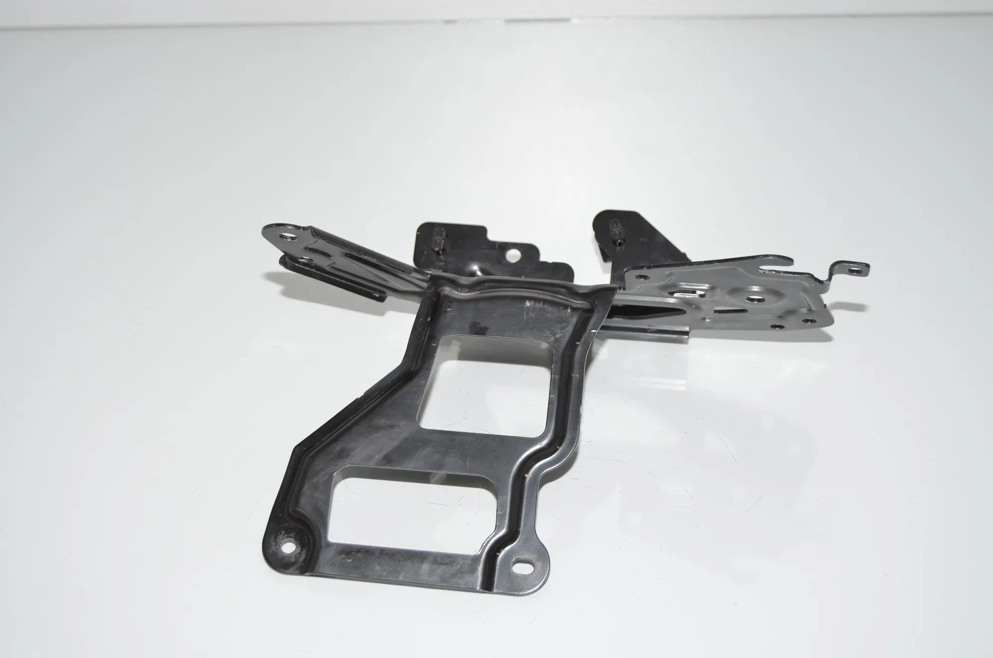 Bracket – OEM 9291285 · BMW i3 (I01) Electric 2021 – 3