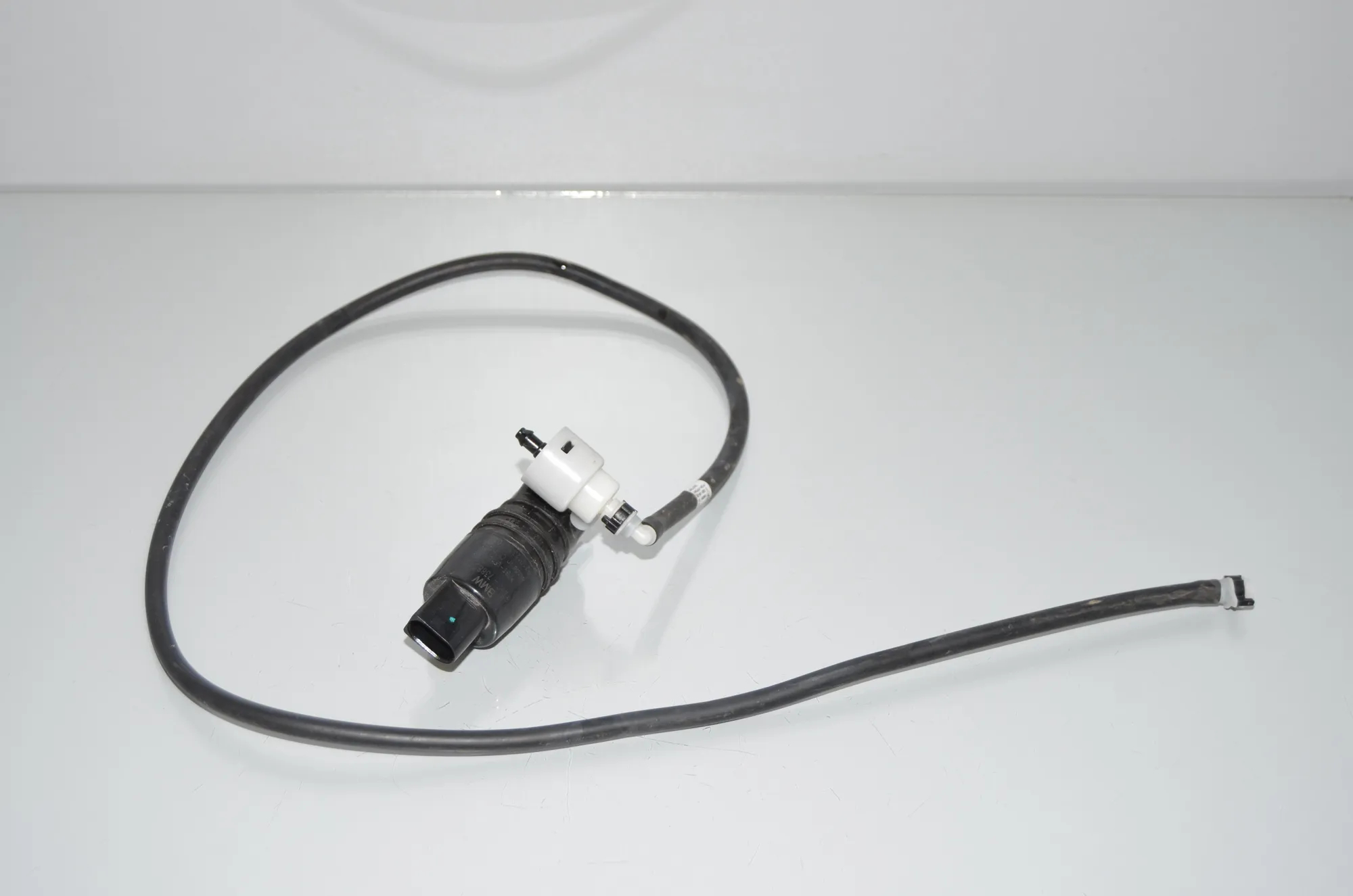 Washer Tank Motor – OEM 7361536 · BMW i3 (I01) Electric 2021 – 2