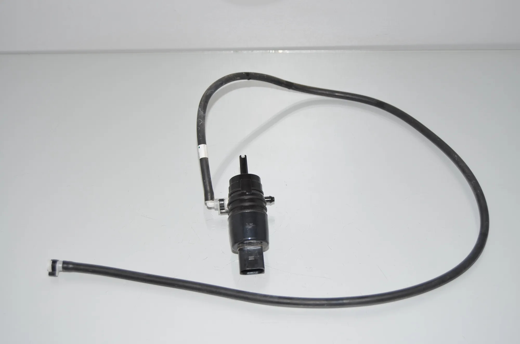 Washer Tank Motor – OEM 7361536 · BMW i3 (I01) Electric 2021 – 3