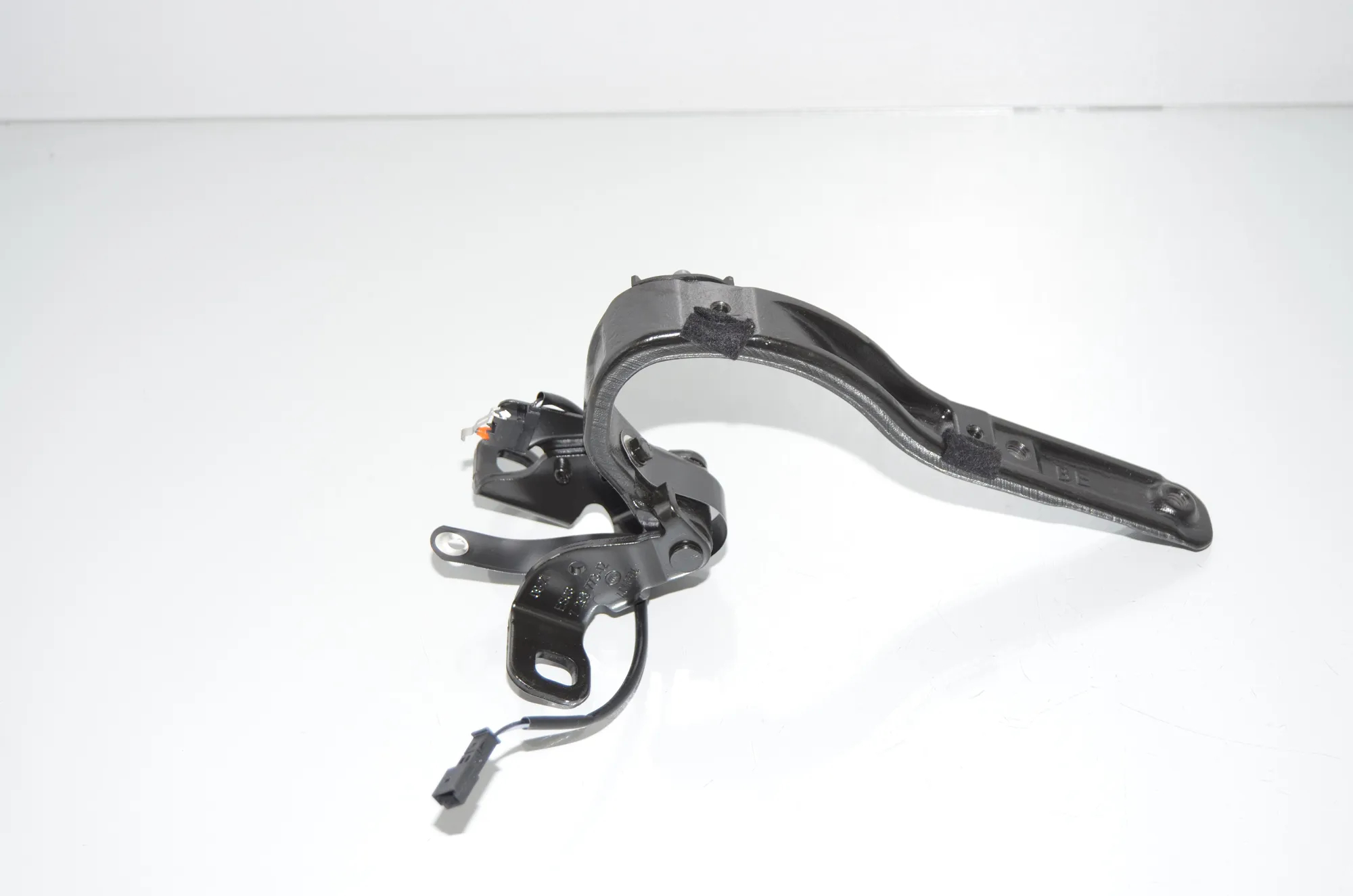 Left Side Bootlid Hinge – OEM 7296773 · BMW i3 (I01) Electric 2021