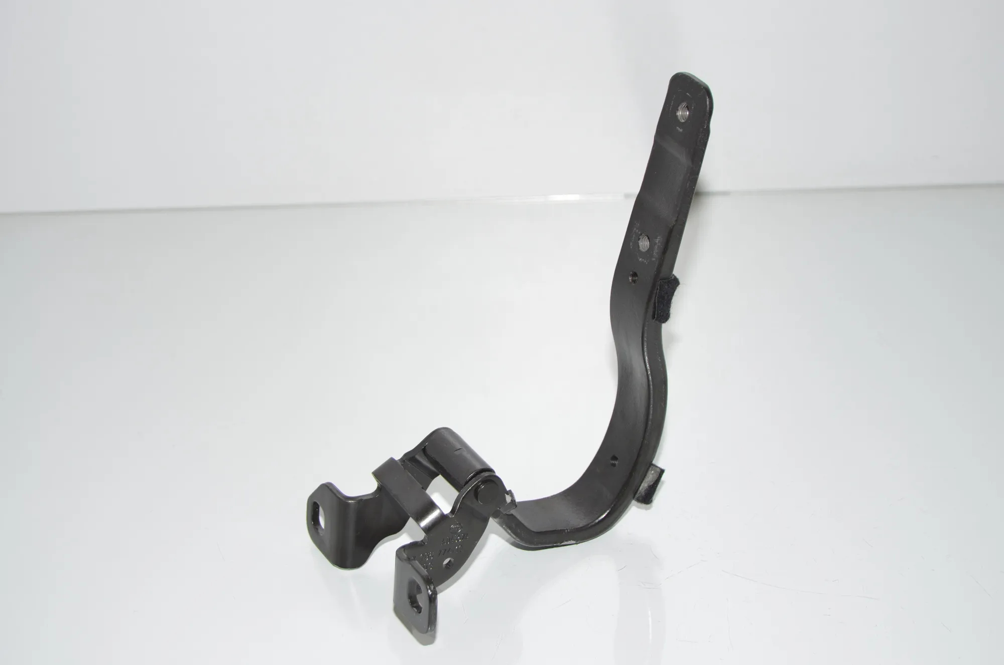 Right Side Bootlid Hinge – OEM 7296774 · BMW i3 (I01) Electric 2021 – 3