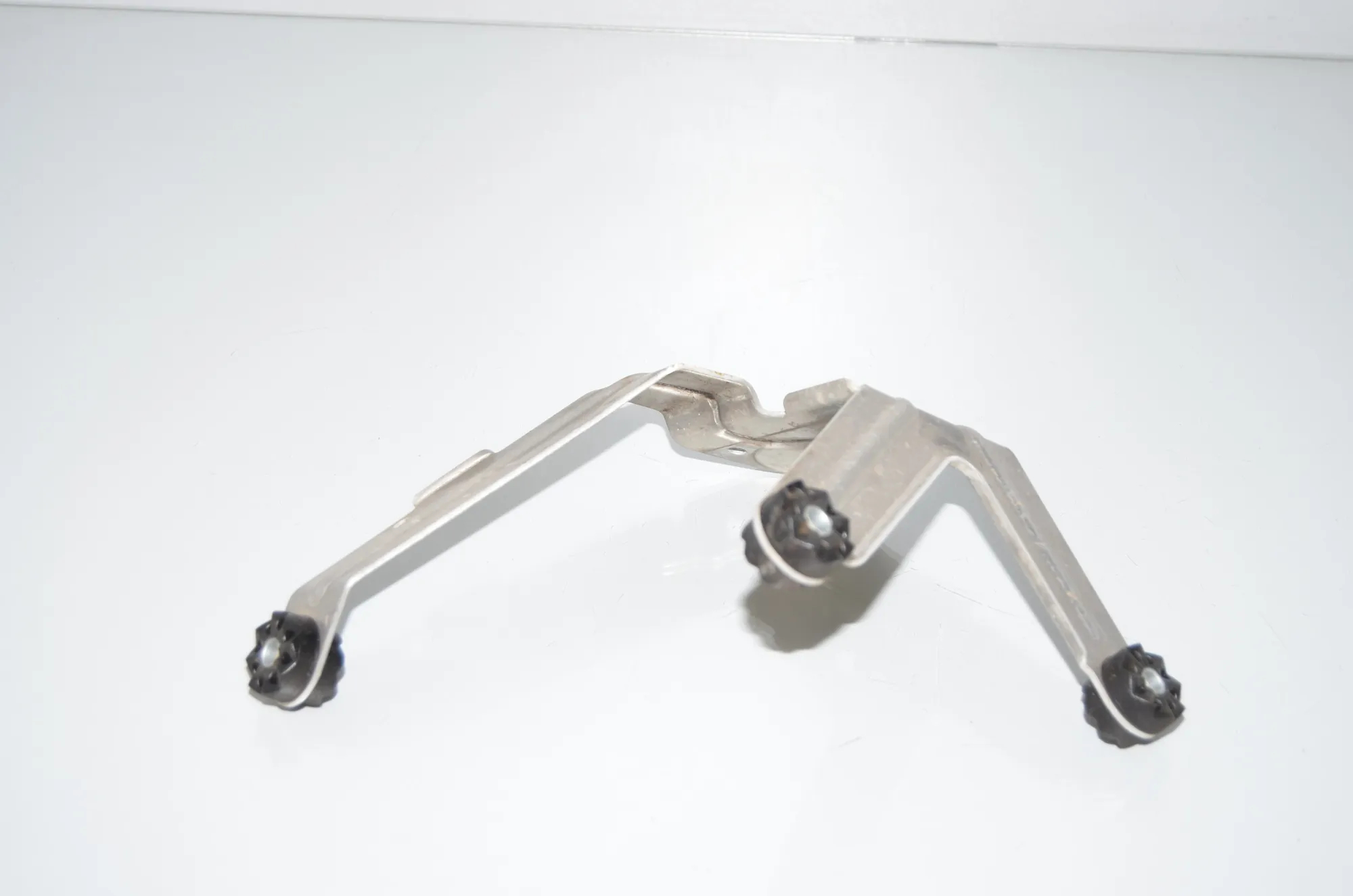 ABS Pump Holder – OEM 6850470 · BMW i3 (I01) Electric 2021 – 4