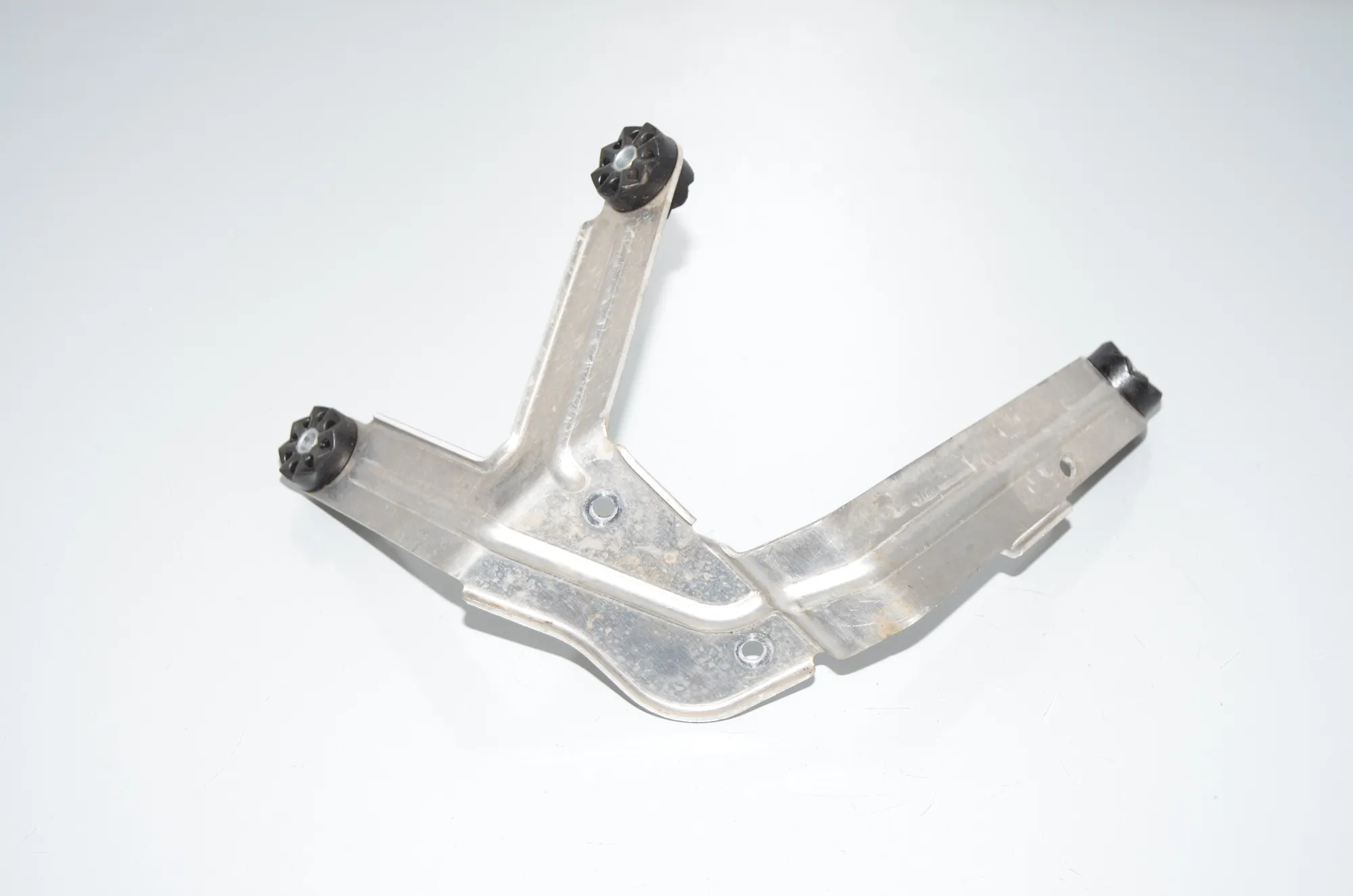 ABS Pump Holder – OEM 6850470 · BMW i3 (I01) Electric 2021 – 2