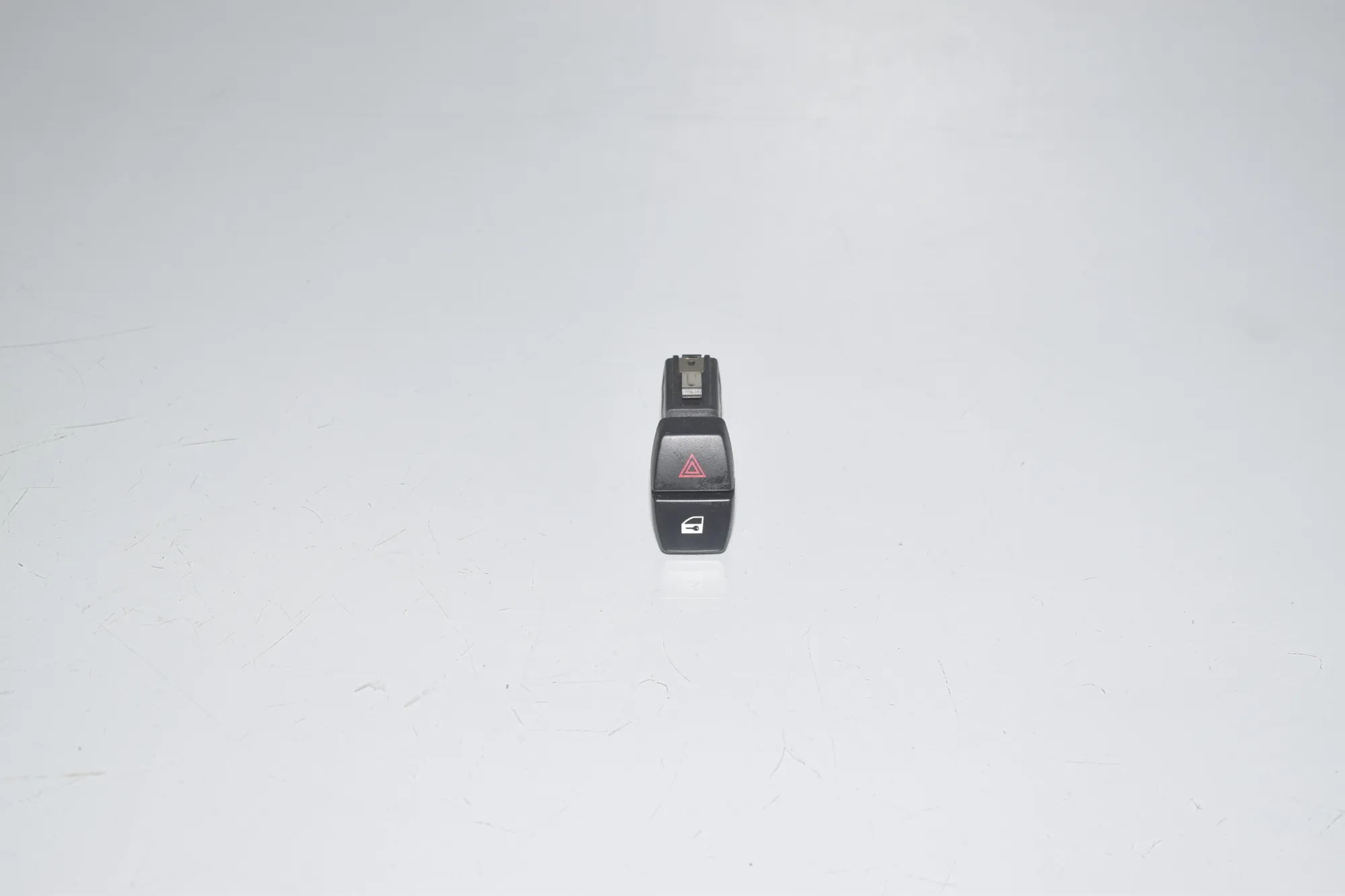 Hazard Button – OEM 9161896 · BMW 6 Gran Coupe (F06) 640 d 2013