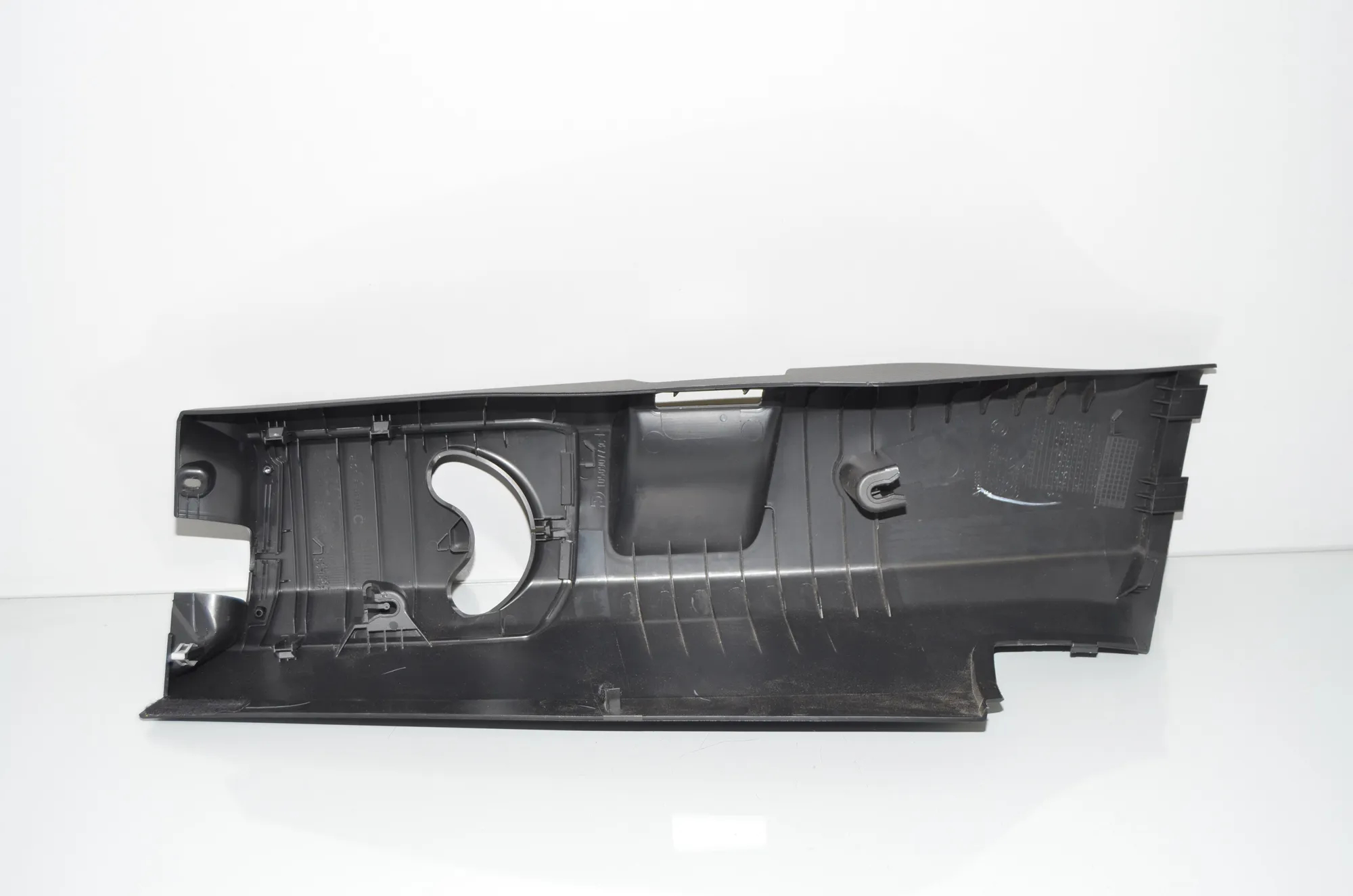 Right Side B Pillar Trim – OEM 7287936 · BMW i3 (I01) Electric 2021 – 4