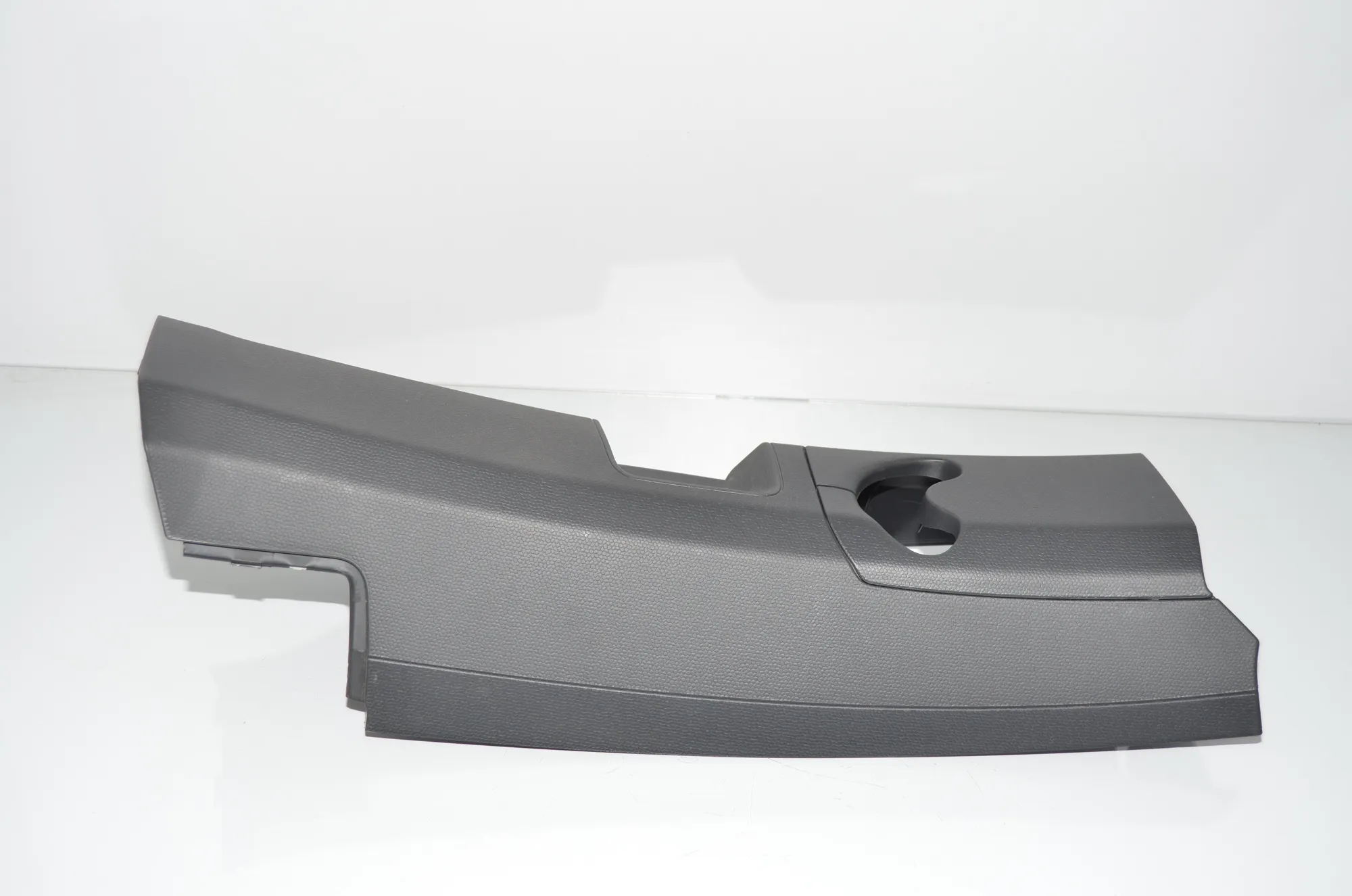 Right Side B Pillar Trim – OEM 7287936 · BMW i3 (I01) Electric 2021 – 2
