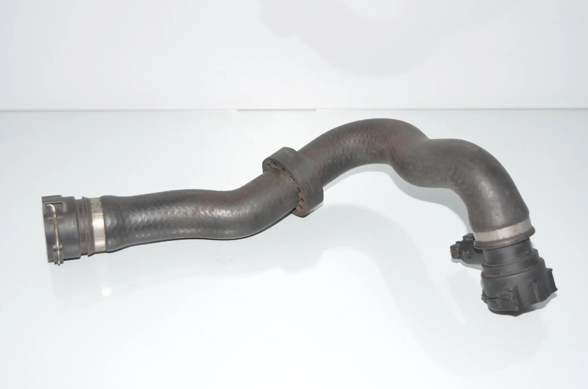 Coolant Hose Pipe – OEM 11537503725 · BMW 5 (E39) BMW 5 (E39) 535 i 2000 – 3
