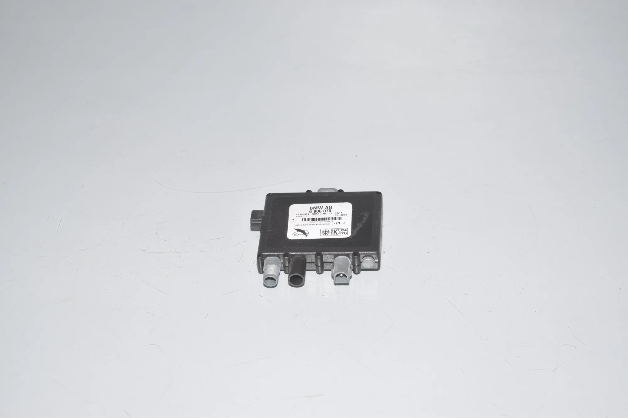 Antenna – OEM 6906070 · BMW X5 (E53) BMW X5 (E53) 3.0 d 2003