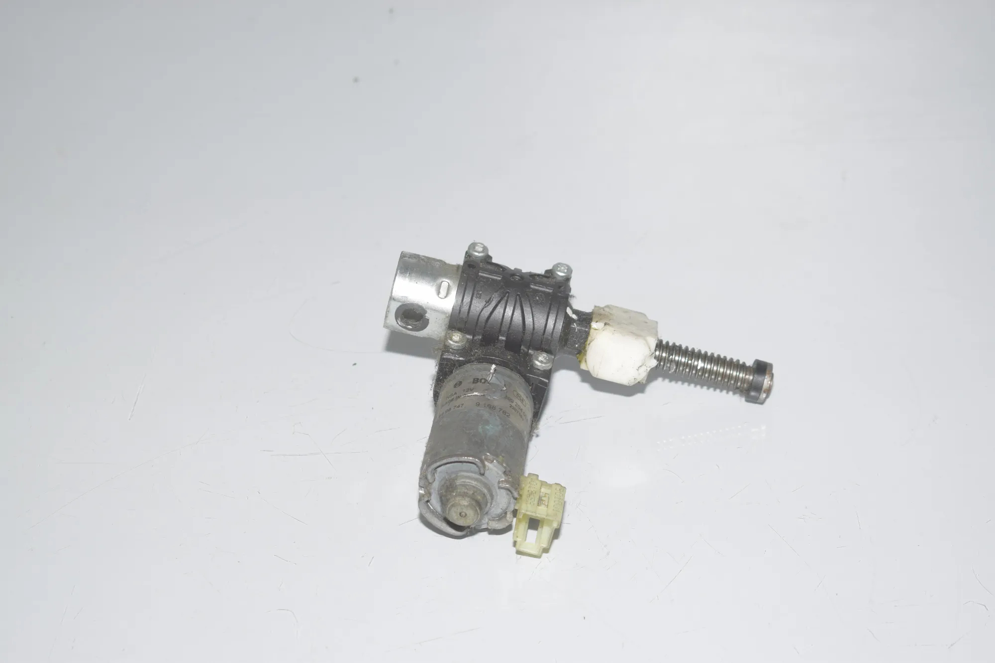 Front Right Seat Control Motor – OEM 9168762 · BMW 5 (F10) 530 d 2010