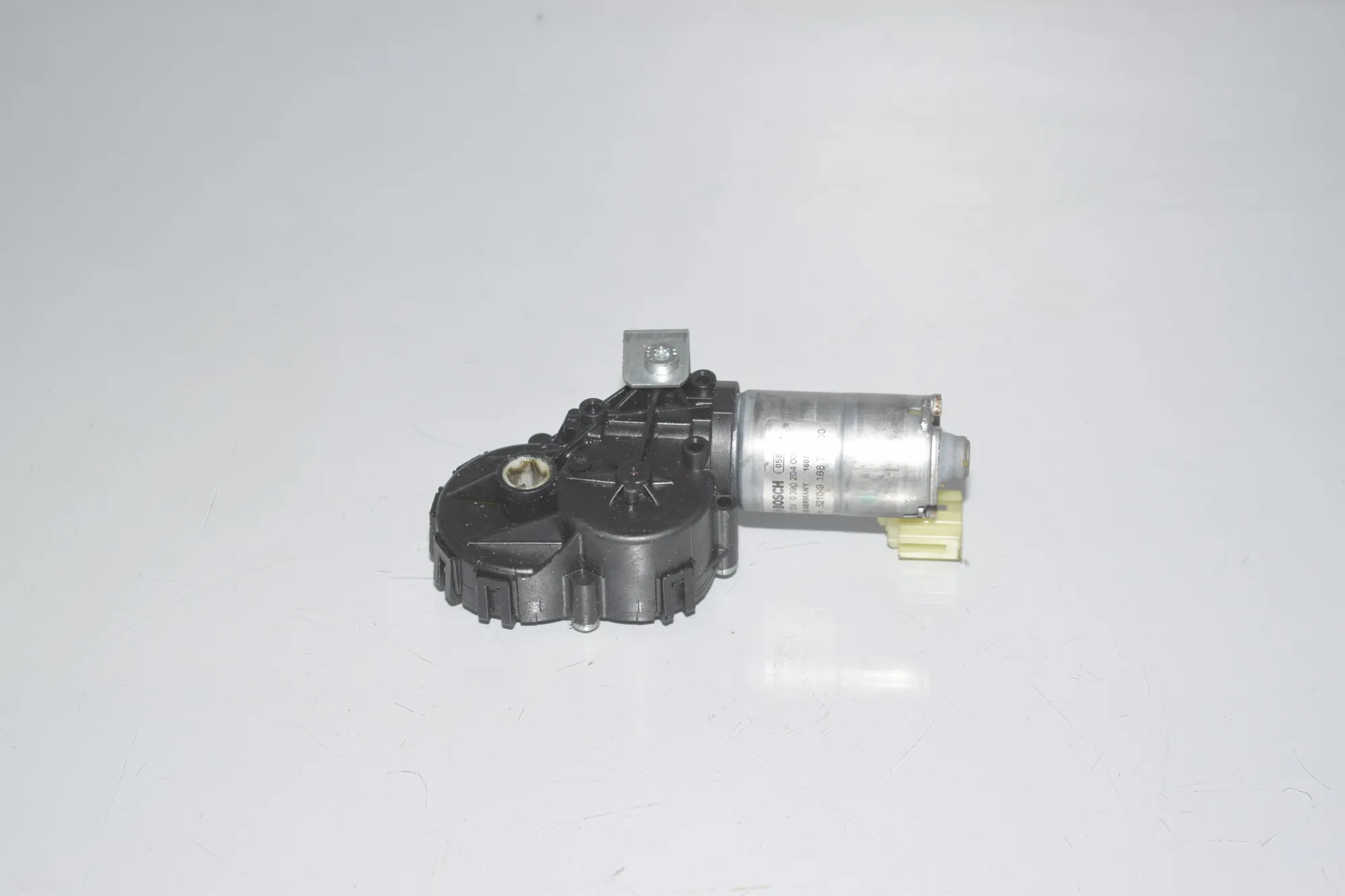 Front Left Seat Control Motor – OEM 9168746 · BMW 5 (F10) 530 d 2010 – 2