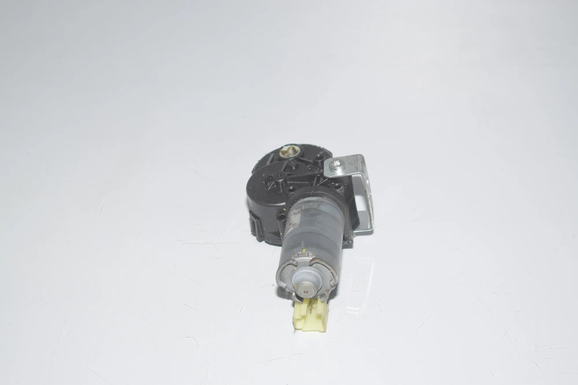 Front Left Seat Control Motor – OEM 9168746 · BMW 5 (F10) 530 d 2010