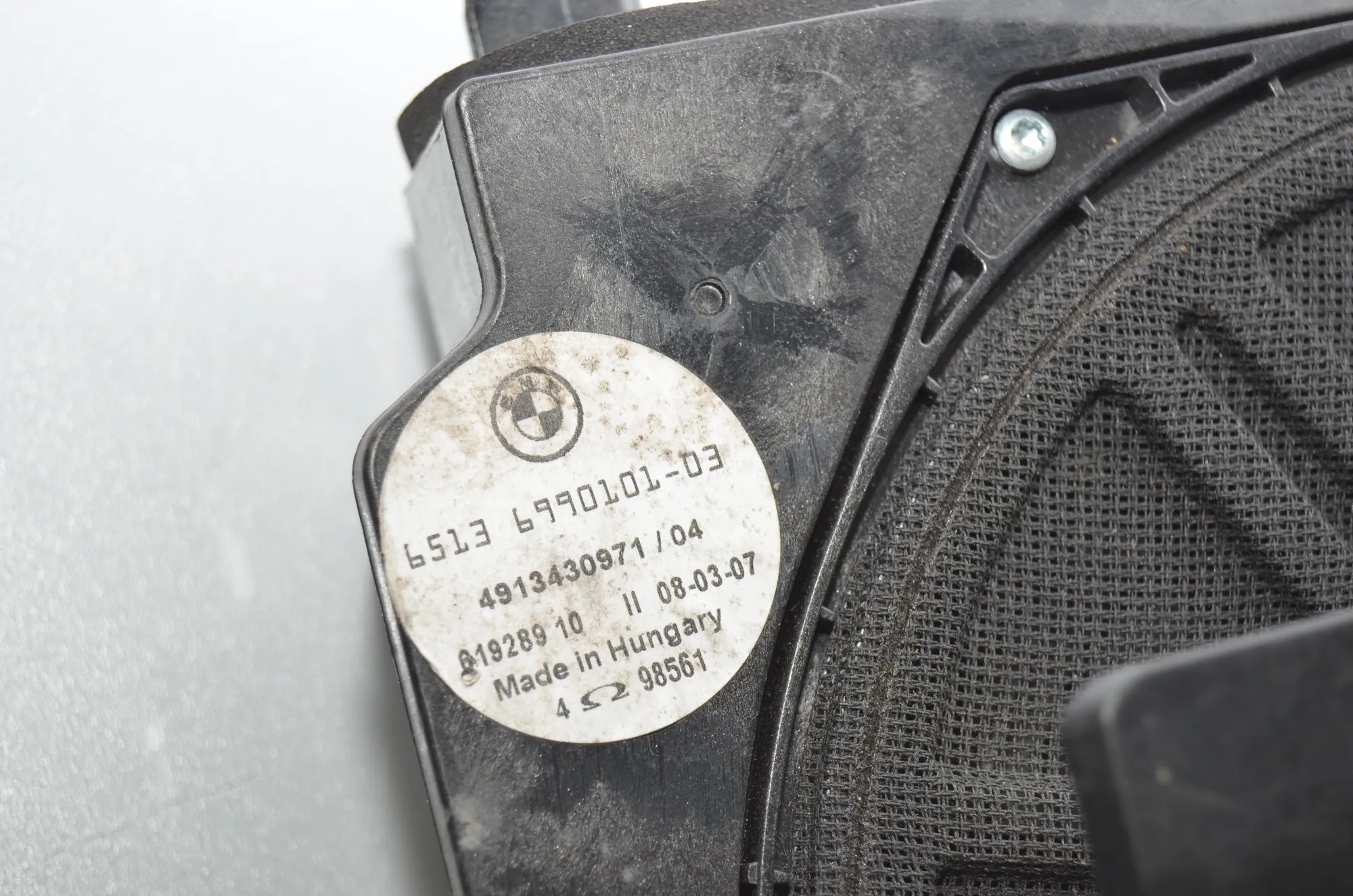 Left Side Floor Subwoofer – OEM 65136990101 · BMW X3 (E83) BMW X3 (E83) 2.0 d 2003 – 5
