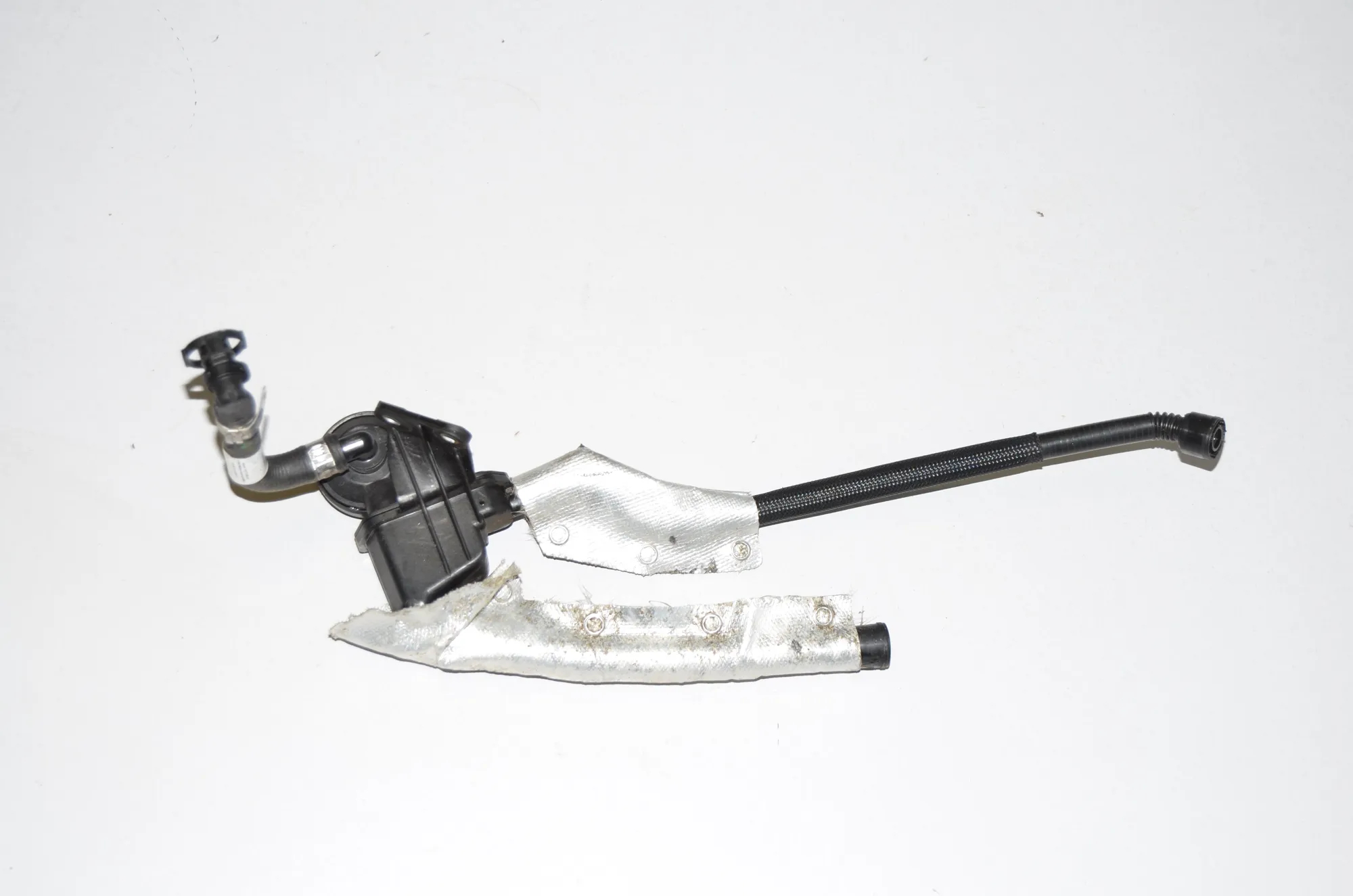 Other Engine Compartment Parts – OEM 7057158 · BMW i3 (I01) BMW i3 (I01) Hybrid 2016 – 3