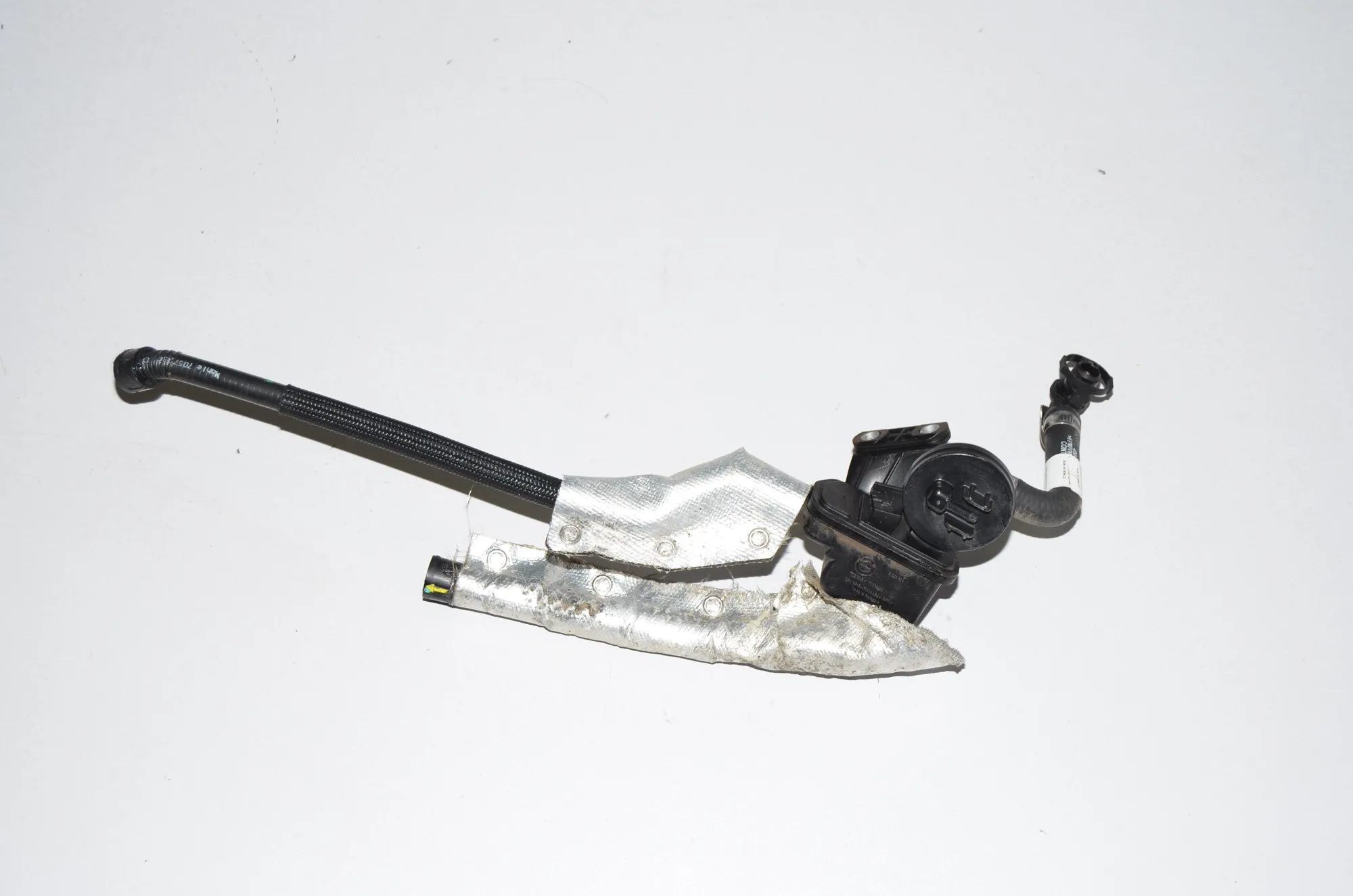 Other Engine Compartment Parts – OEM 7057158 · BMW i3 (I01) BMW i3 (I01) Hybrid 2016 – 4