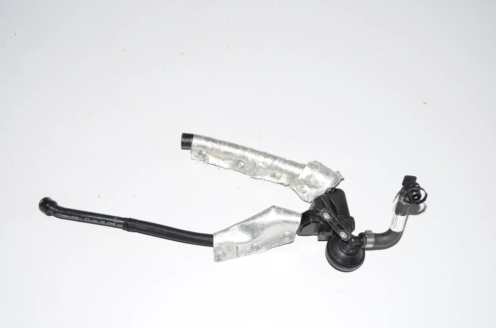 Other Engine Compartment Parts – OEM 7057158 · BMW i3 (I01) BMW i3 (I01) Hybrid 2016 – 4