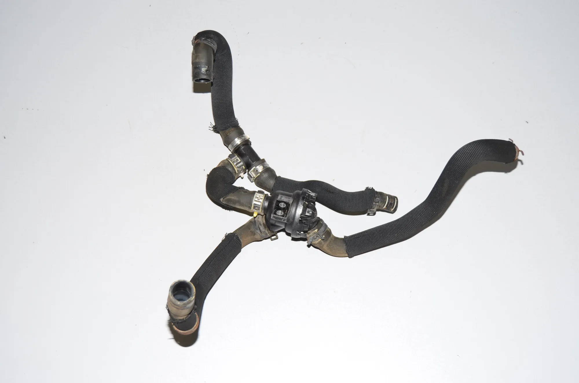 Coolant Hose Pipe – OEM 8530102 · BMW i3 (I01) BMW i3 (I01) Hybrid 2016 – 4