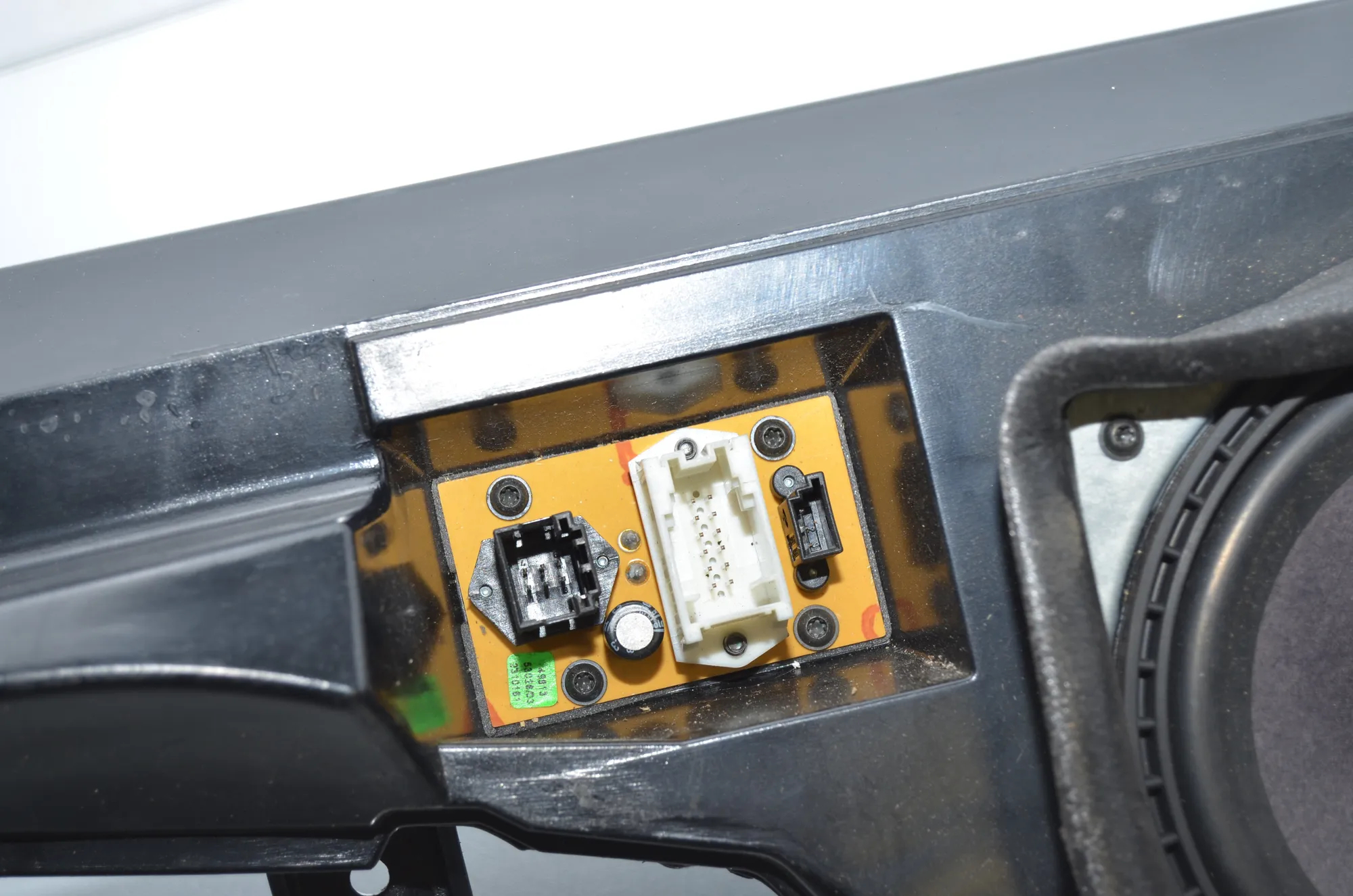 Front Right Door Speaker – OEM 65138371240 · BMW 7 (E38) BMW 7 (E38) 725 tds 1996 – 5