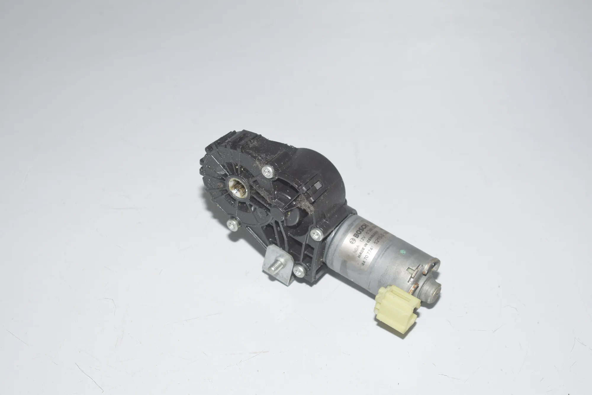 Front Left Seat Control Motor – OEM 9168746 · BMW 5 (F10) 530 d 2010 – 3