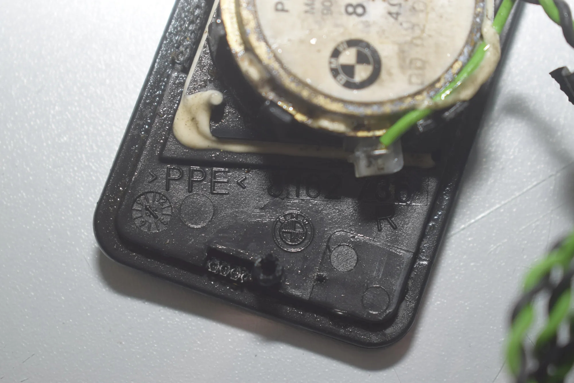 Front Right Door Speaker – OEM 8352440 · BMW 7 (E38) BMW 7 (E38) 725 tds 2000 – 6