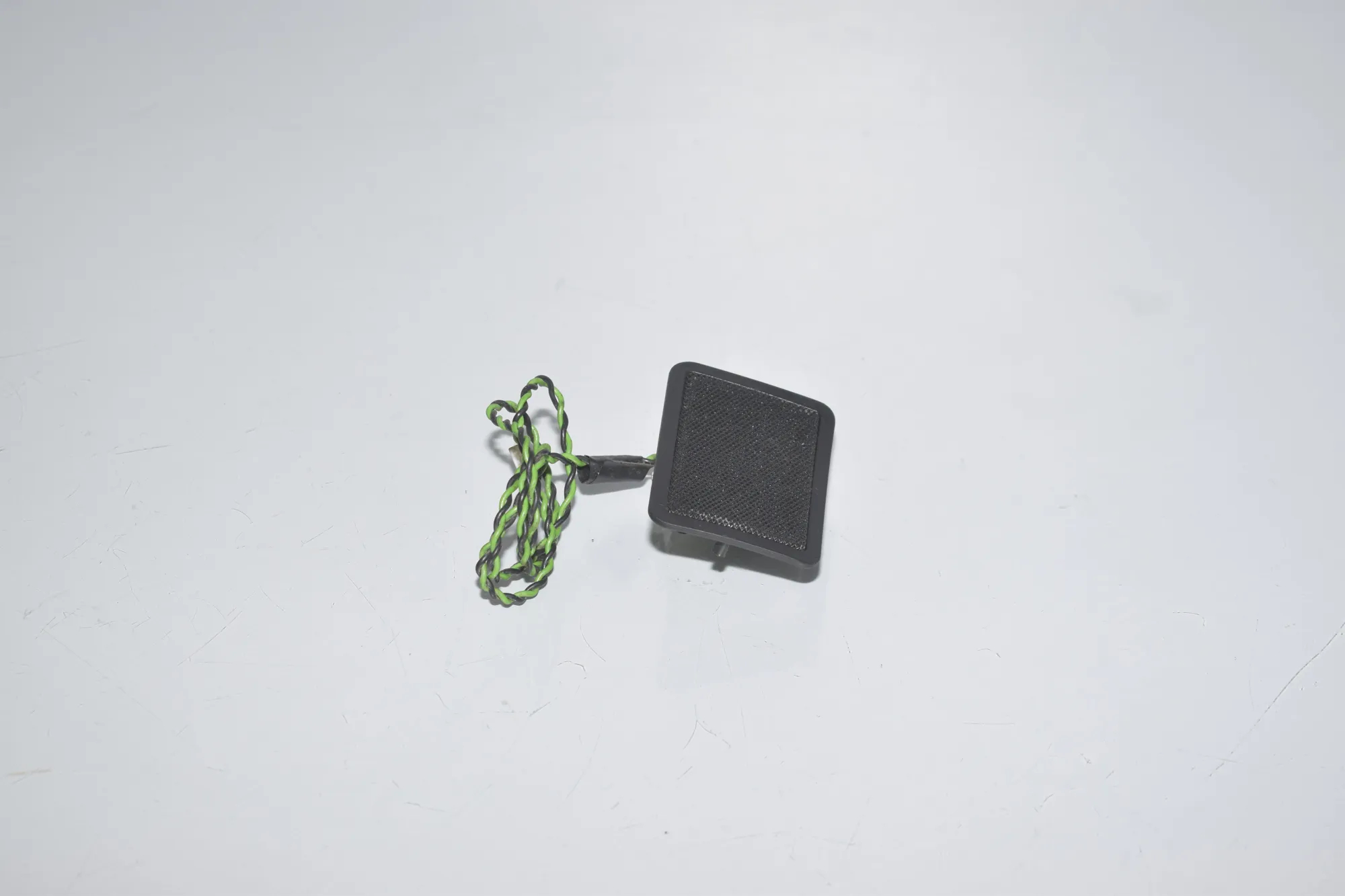 Front Right Door Speaker – OEM 8352440 · BMW 7 (E38) BMW 7 (E38) 725 tds 2000 – 2