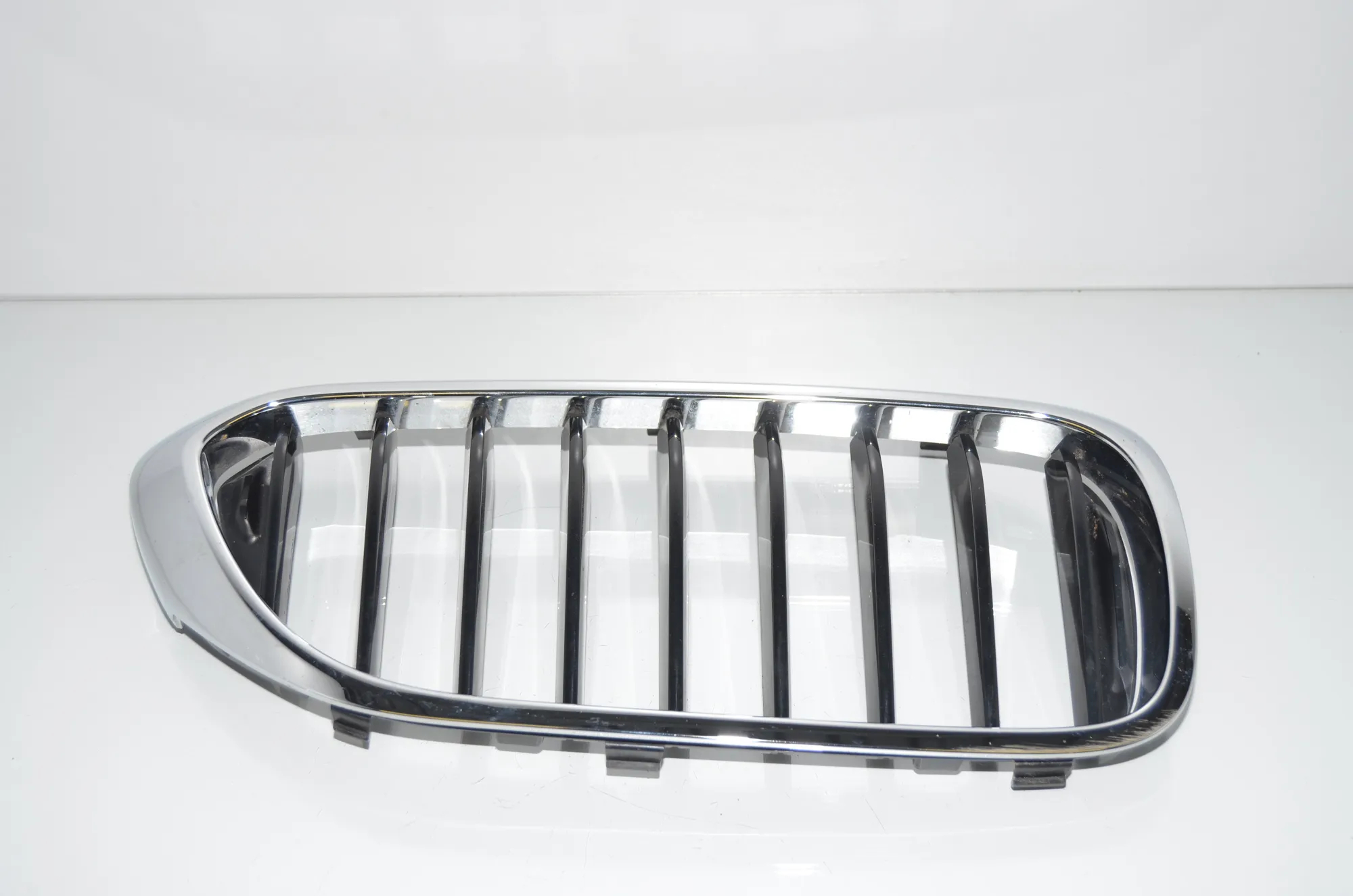 Front Right Grill – OEM 51137390864 · BMW 5 (G30) BMW 5 (G30) 520 d 2019