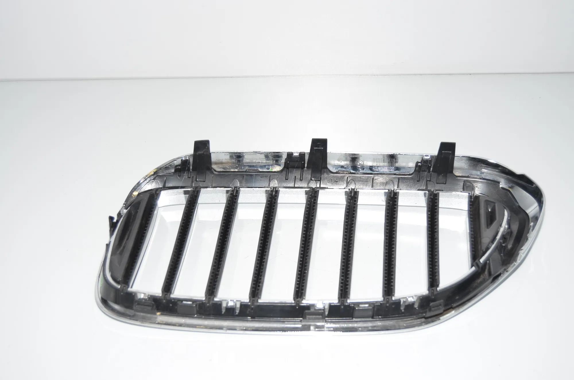 Front Right Grill – OEM 51137390864 · BMW 5 (G30) BMW 5 (G30) 520 d 2019 – 5