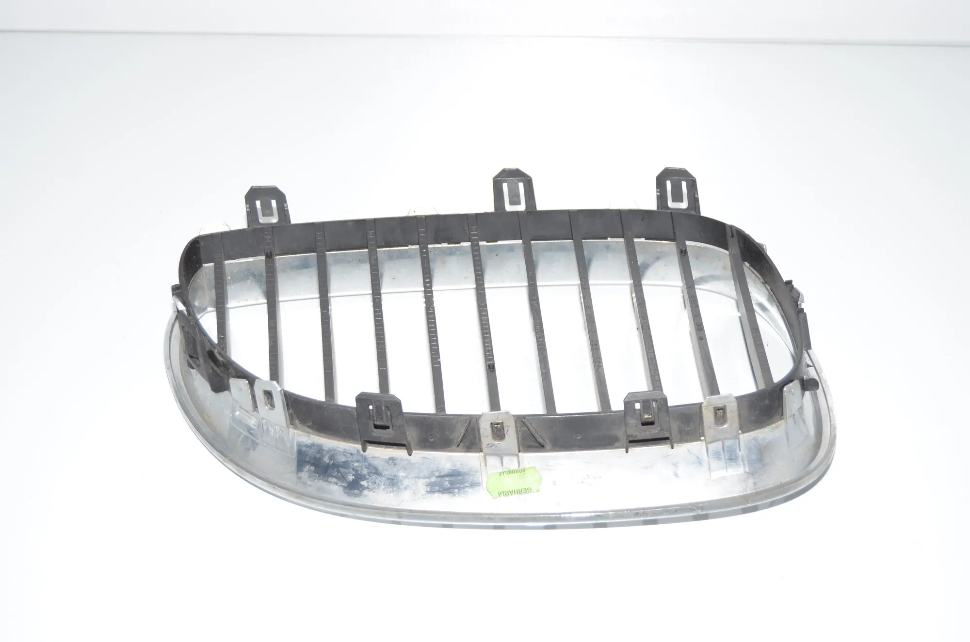 Front Left Grill – OEM 7065701 · BMW 5 (E60) BMW 5 (E60) 520 d 2006 – 4