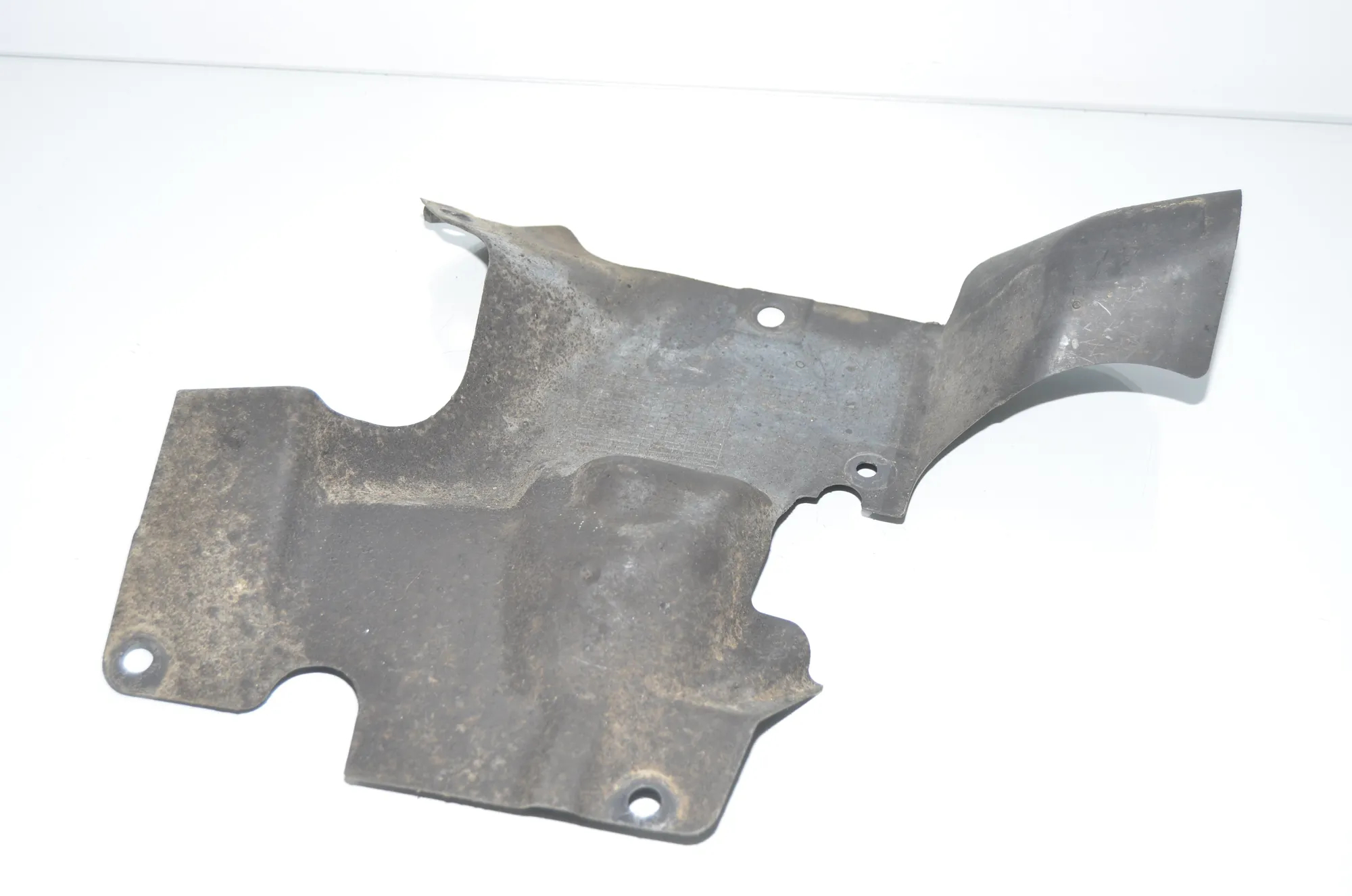 Control Arm Cover – OEM 2990819 · BMW X1 (E84) BMW X1 (E84) sDrive 20 d 2012