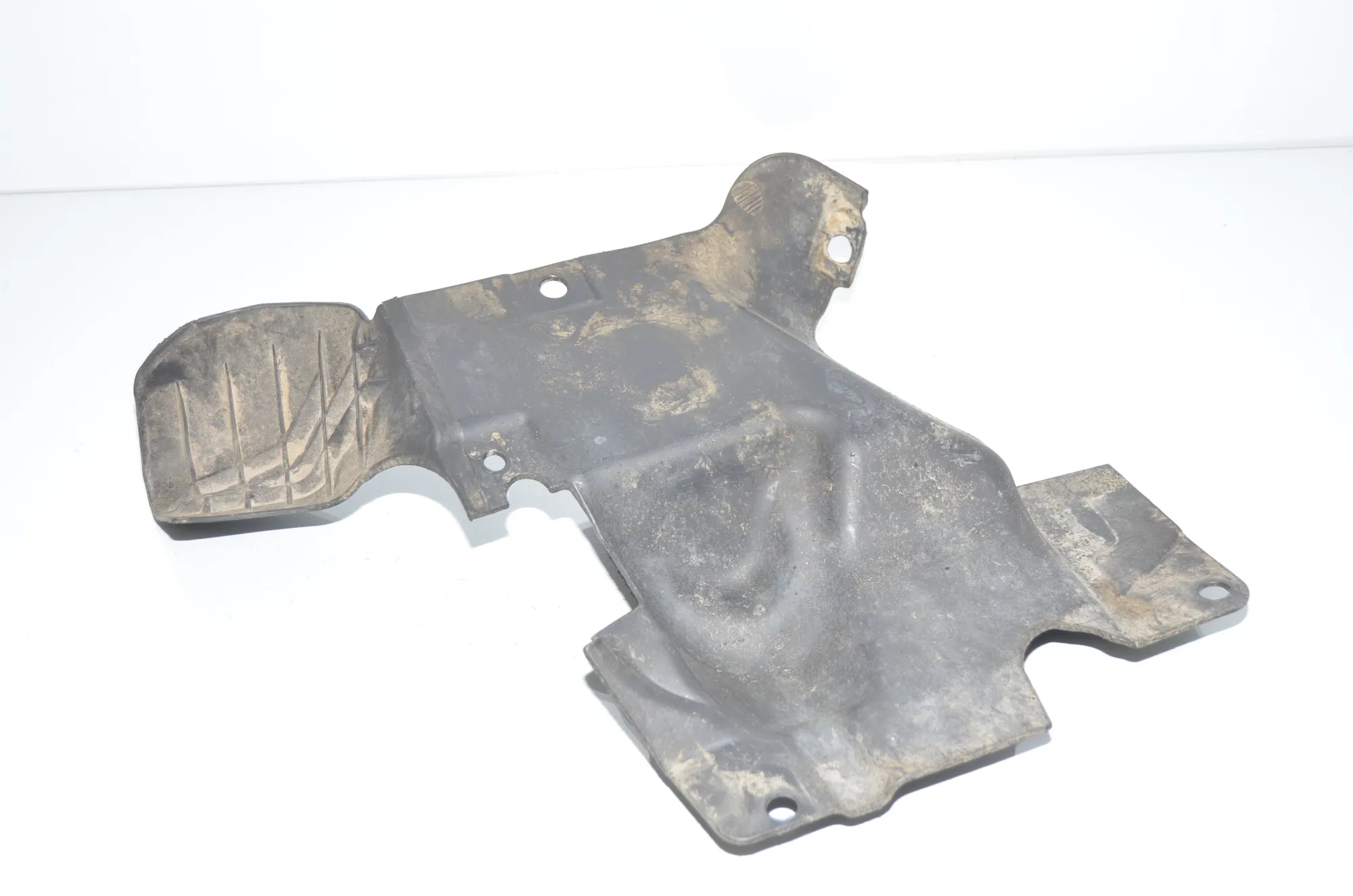 Control Arm Cover – OEM 2990819 · BMW X1 (E84) BMW X1 (E84) sDrive 20 d 2012 – 4