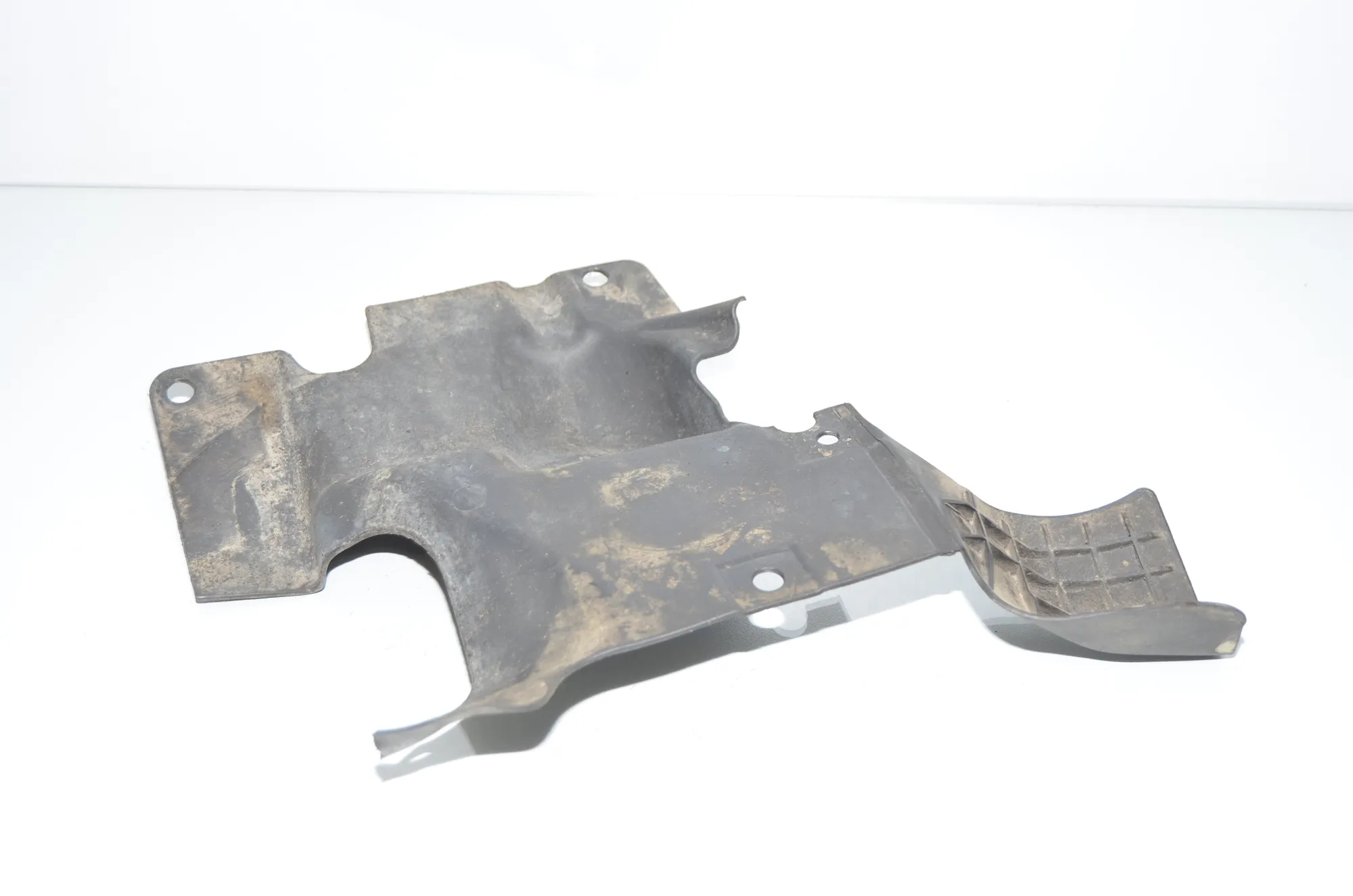 Control Arm Cover – OEM 2990819 · BMW X1 (E84) BMW X1 (E84) sDrive 20 d 2012 – 3