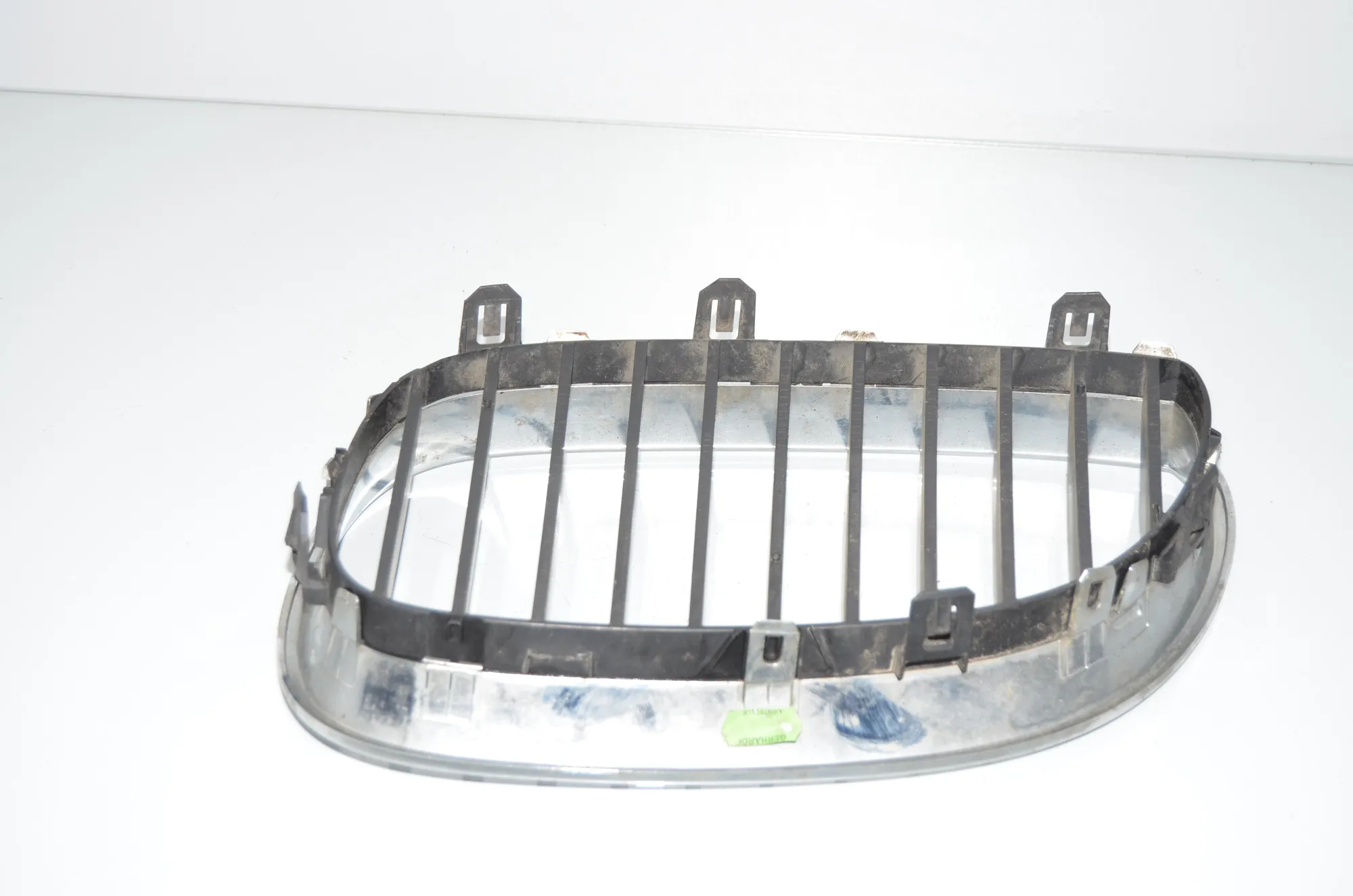 Front Right Grill – OEM 7065702 · BMW 5 (E60) BMW 5 (E60) 520 d 2005 – 7