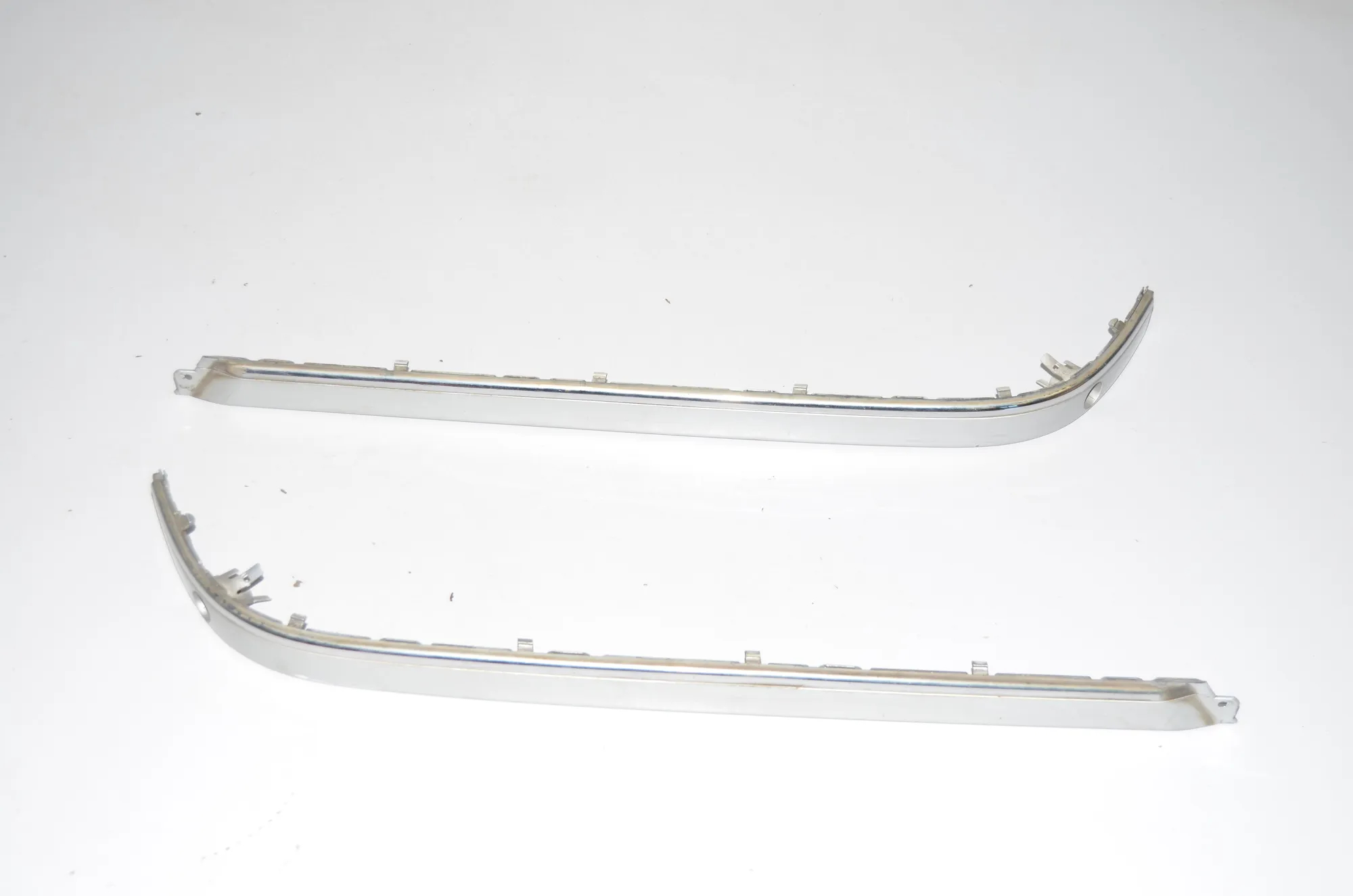 Rear Right Bumper Molding – OEM 7005905 · BMW 5 Touring (E39) BMW 5 Touring (E39) 520 d 2002