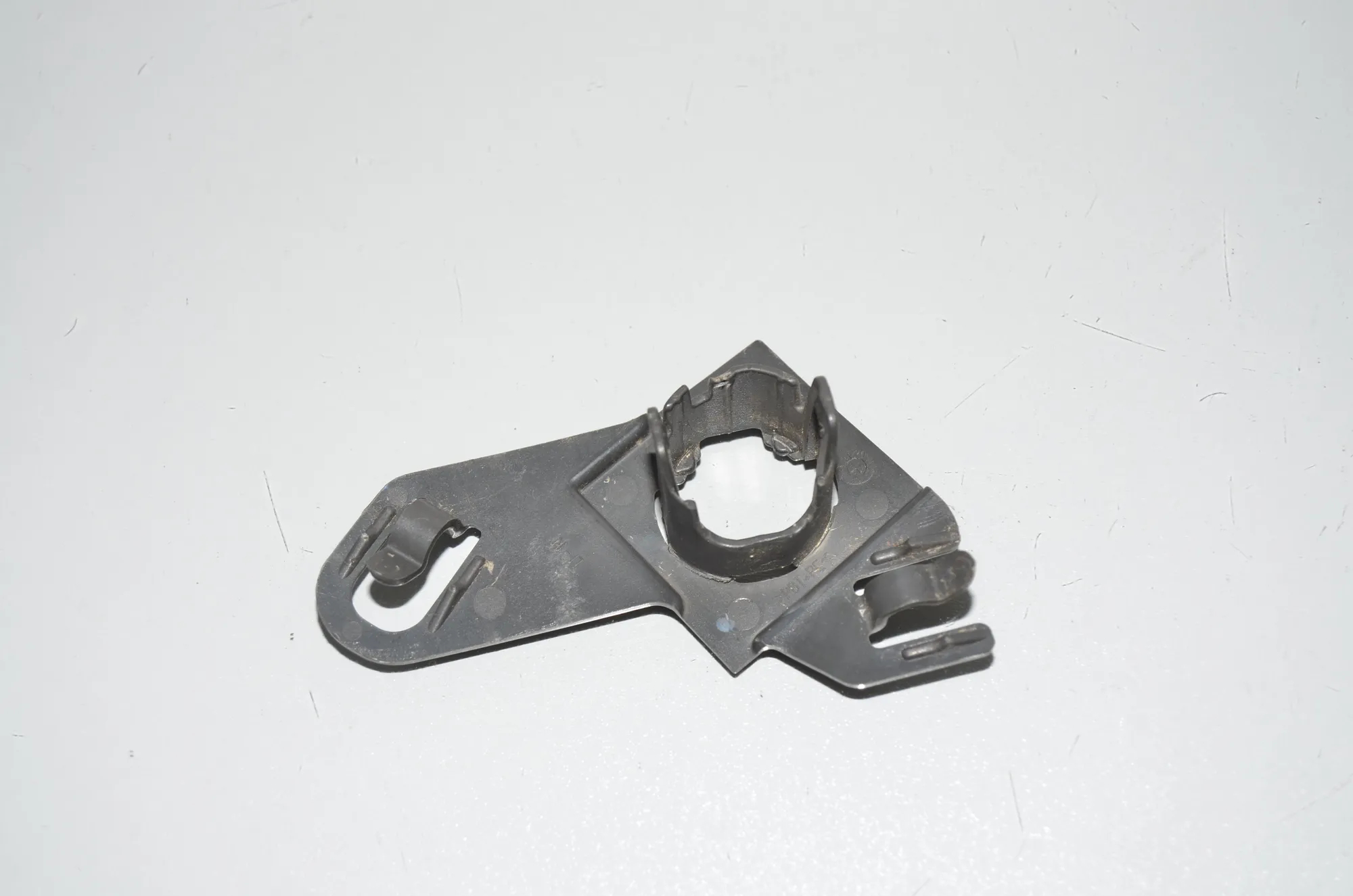 Parking Sensor Holder – OEM 7178071 · BMW 5 (E60) BMW 5 (E60) 520 d 2007 – 3