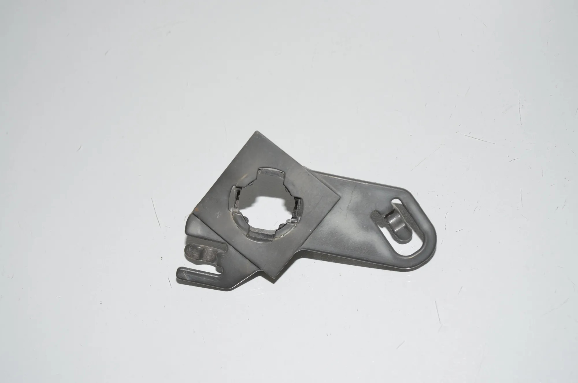 Parking Sensor Holder – OEM 7178071 · BMW 5 (E60) BMW 5 (E60) 520 d 2007
