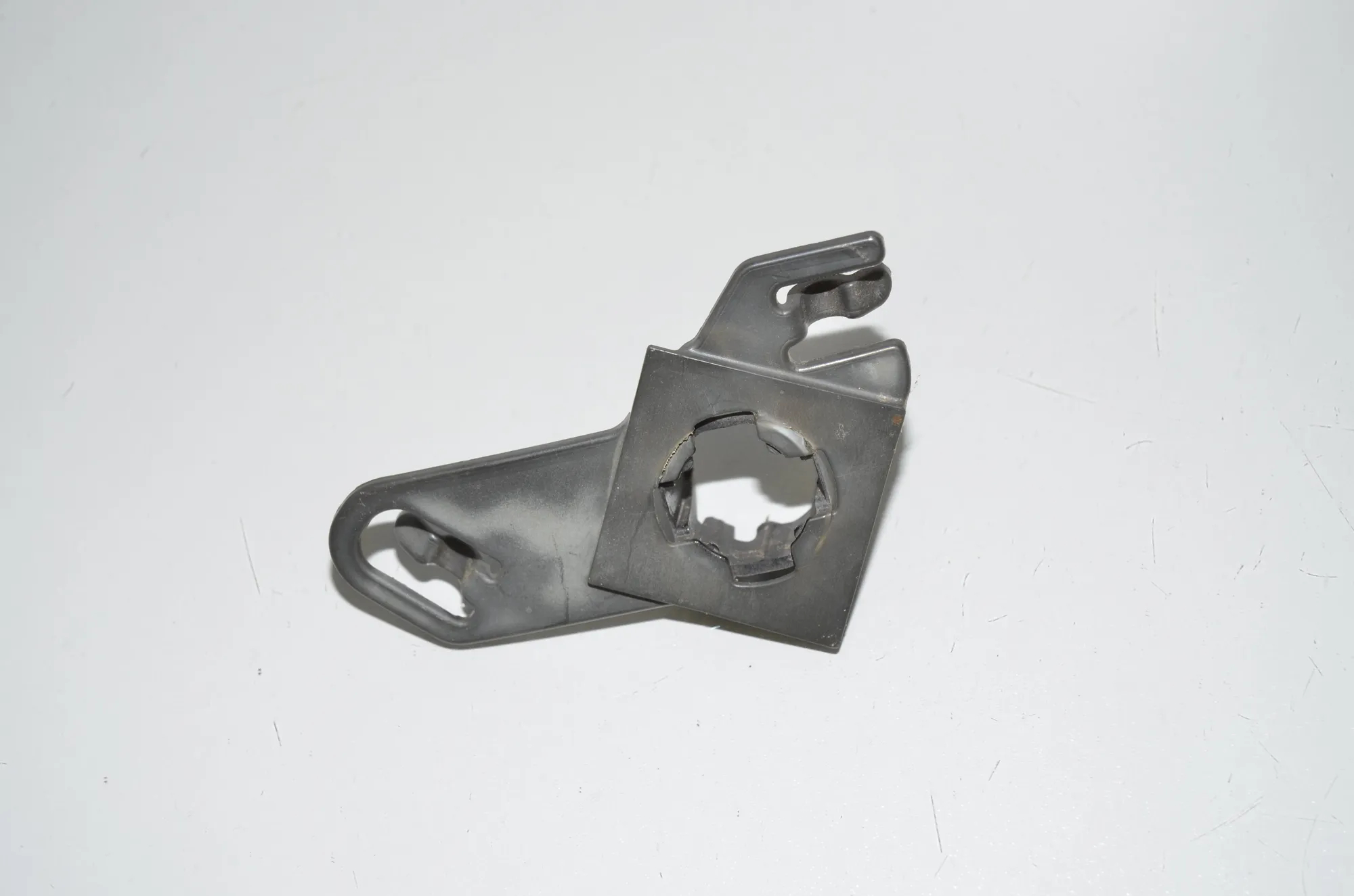 Parking Sensor Holder – OEM 7178071 · BMW 5 (E60) BMW 5 (E60) 520 d 2007 – 4