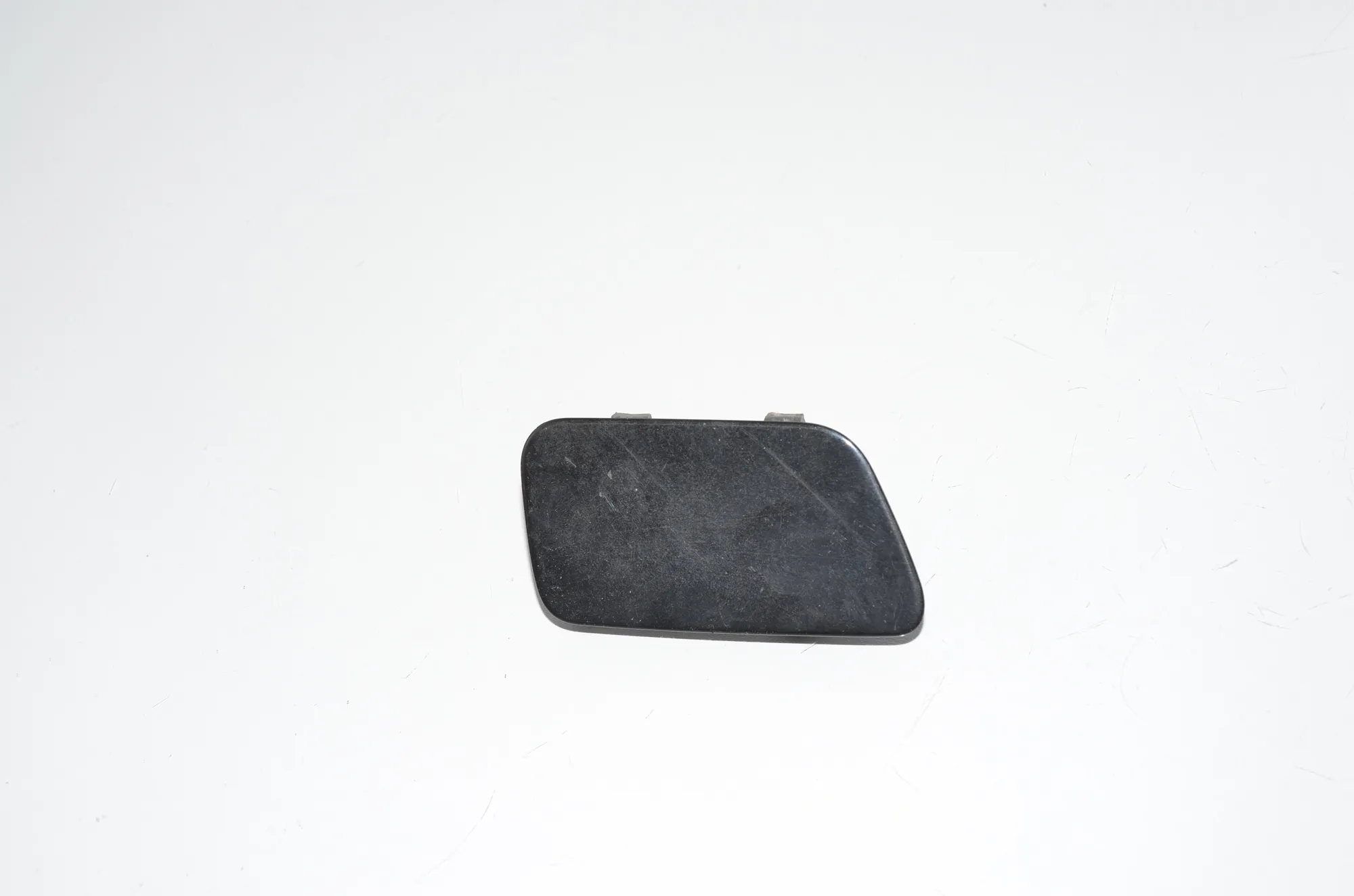 Right Side Headlight Washer Cover Cap – OEM 7056946 · BMW 5 (E60) BMW 5 (E60) 520 d 2007