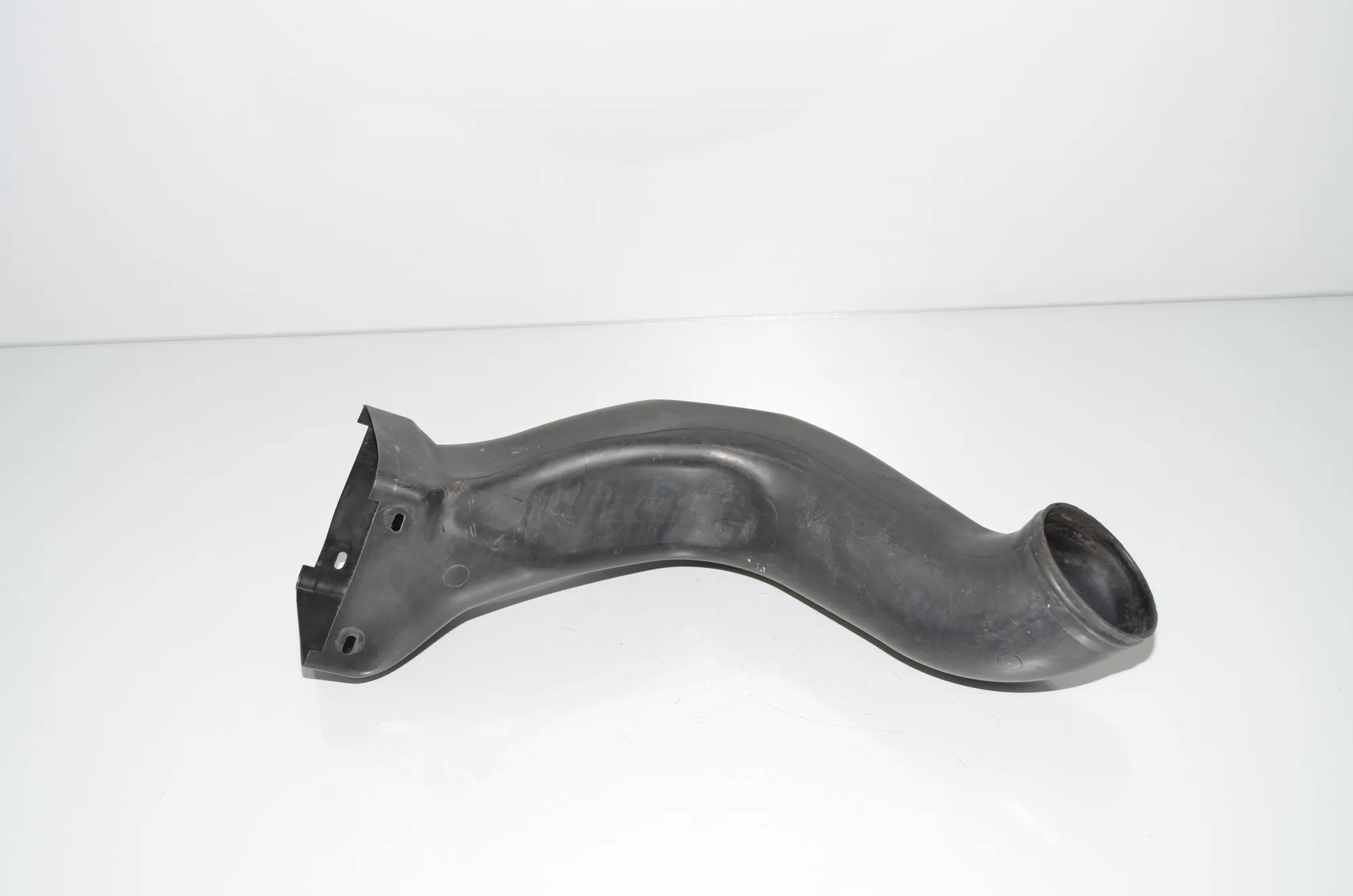Air Intake Tube – OEM 13322247826 · BMW 5 (E39) BMW 5 (E39) 525 d 2000 – 2
