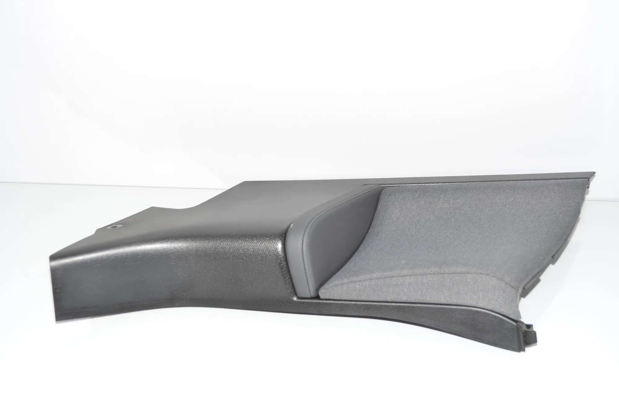 Rear Left Pillar Trim – OEM 7272427 · BMW i3 (I01) BMW i3 (I01) Electric 2019 – 3