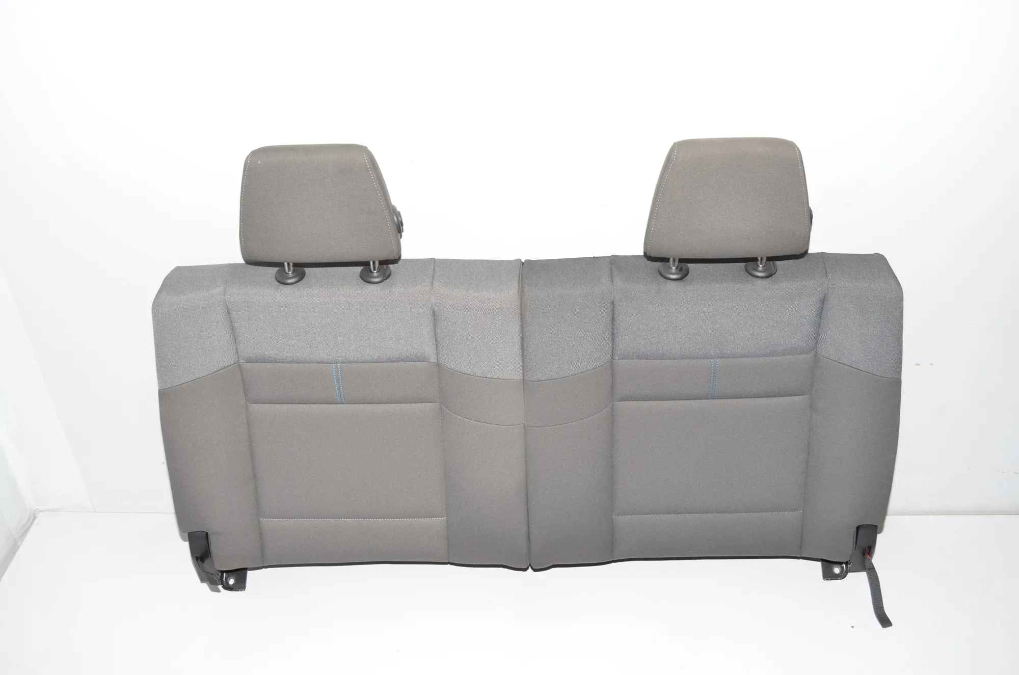 Rear Seat – OEM 52207422008 · BMW i3 (I01) BMW i3 (I01) Electric 2016 – 4