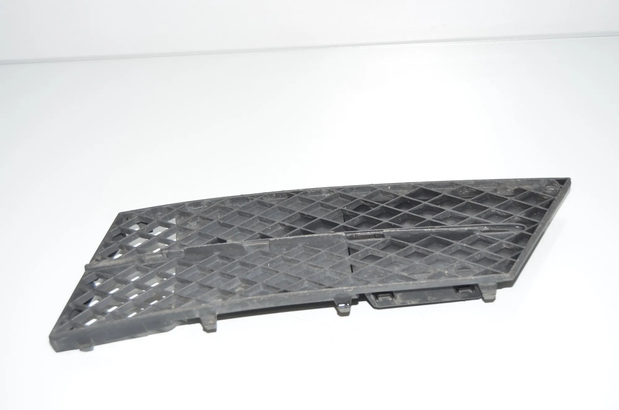 Front Left Grill – OEM 7178099 · BMW 5 (E60) BMW 5 (E60) 520 d 2007