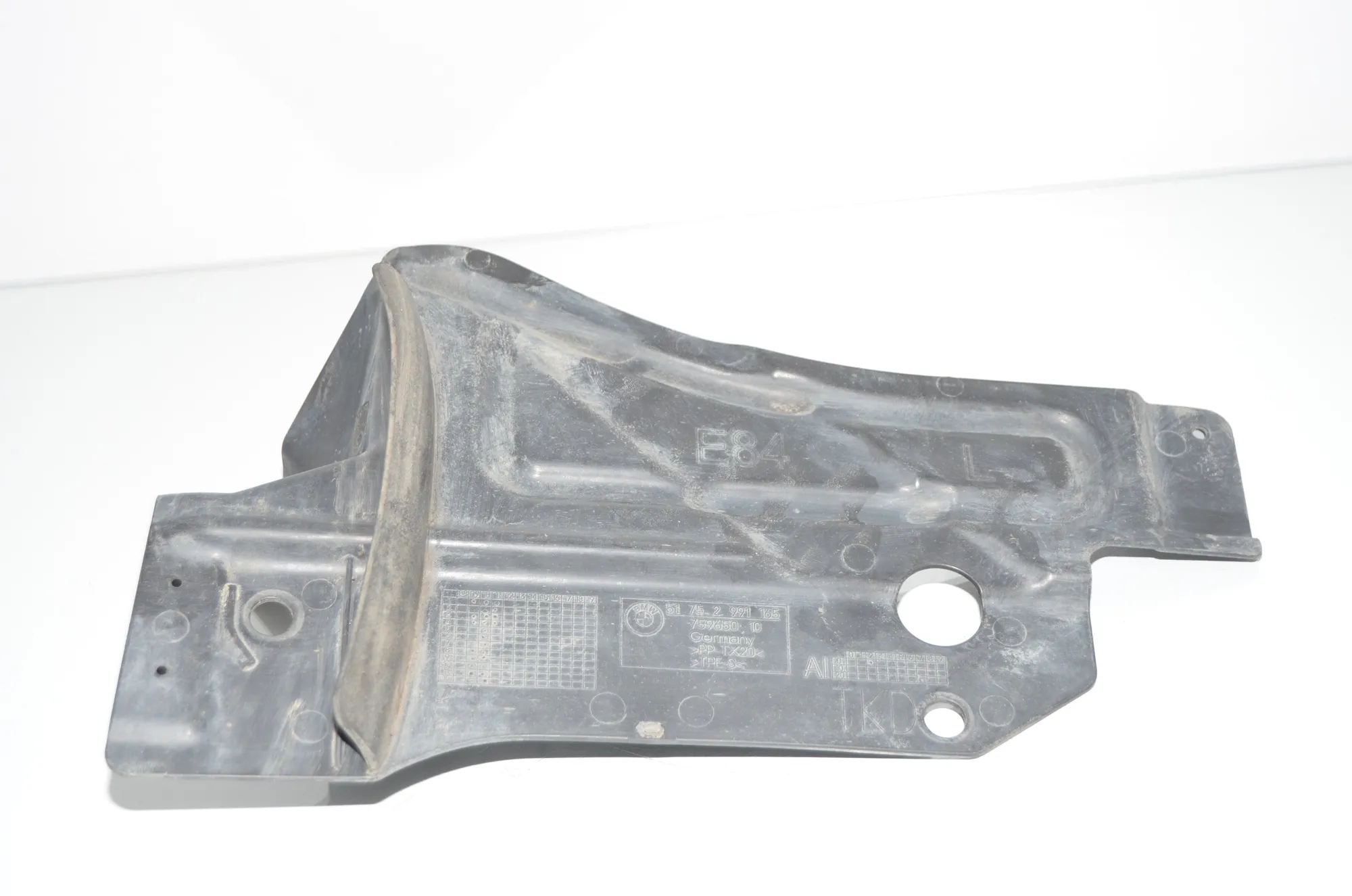 Rear Left Underbody Cover – OEM 51752991165 · BMW X1 (E84) BMW X1 (E84) sDrive 16 d 2012