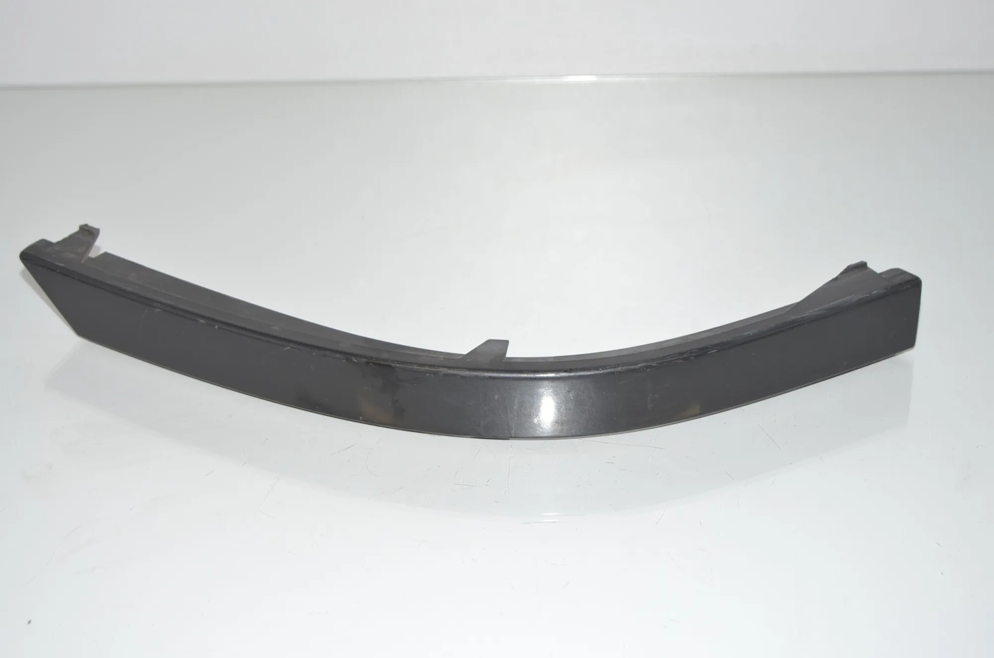 Rear Left Bumper Molding – OEM 7012287 · BMW 7 (E65, E66, E67) BMW 7 (E65, E66, E67) 730 d 2002
