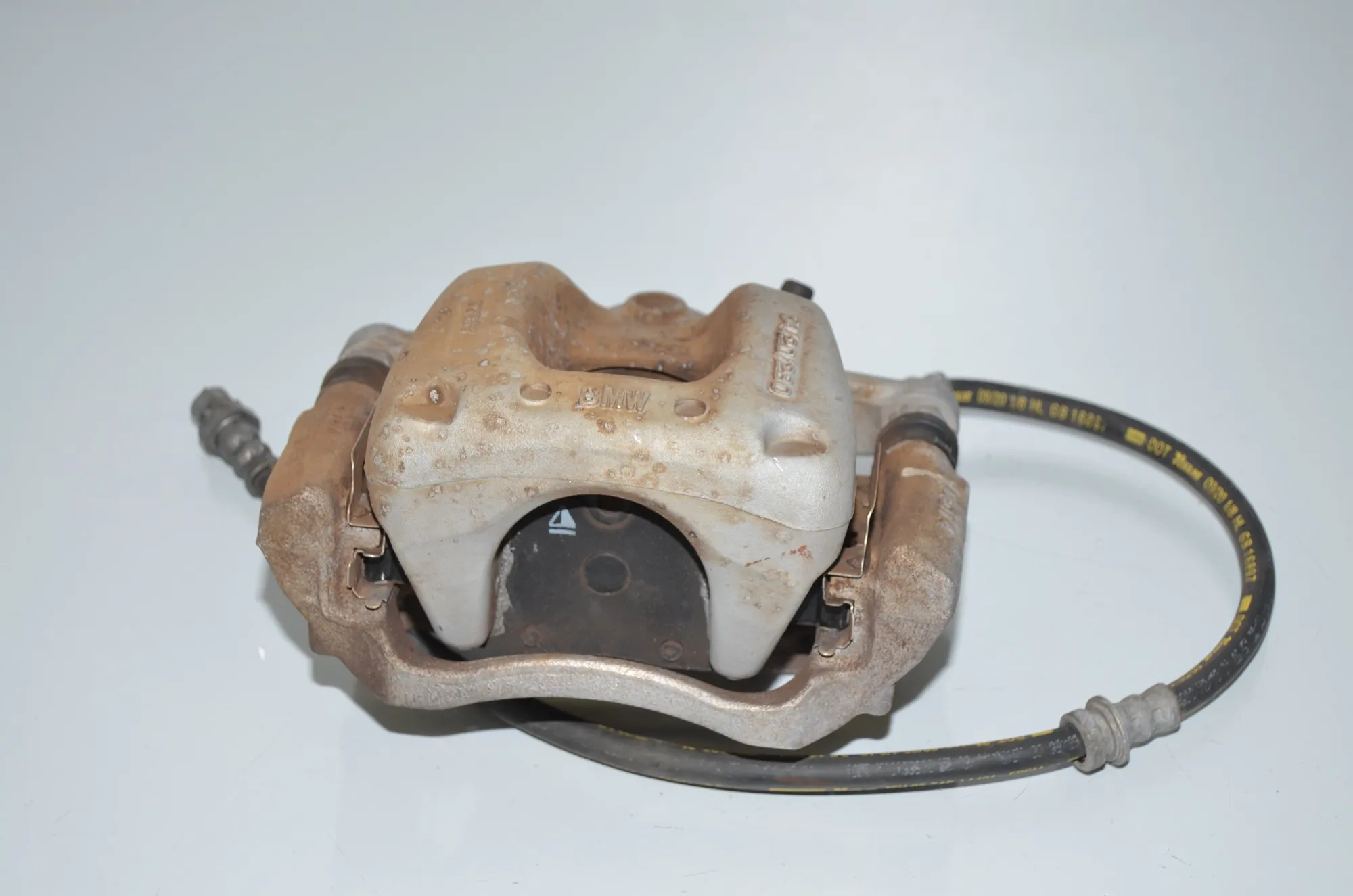 Front Right Brake Caliper – OEM 6860270 · BMW i3 (I01) s Electric 2020 – 4