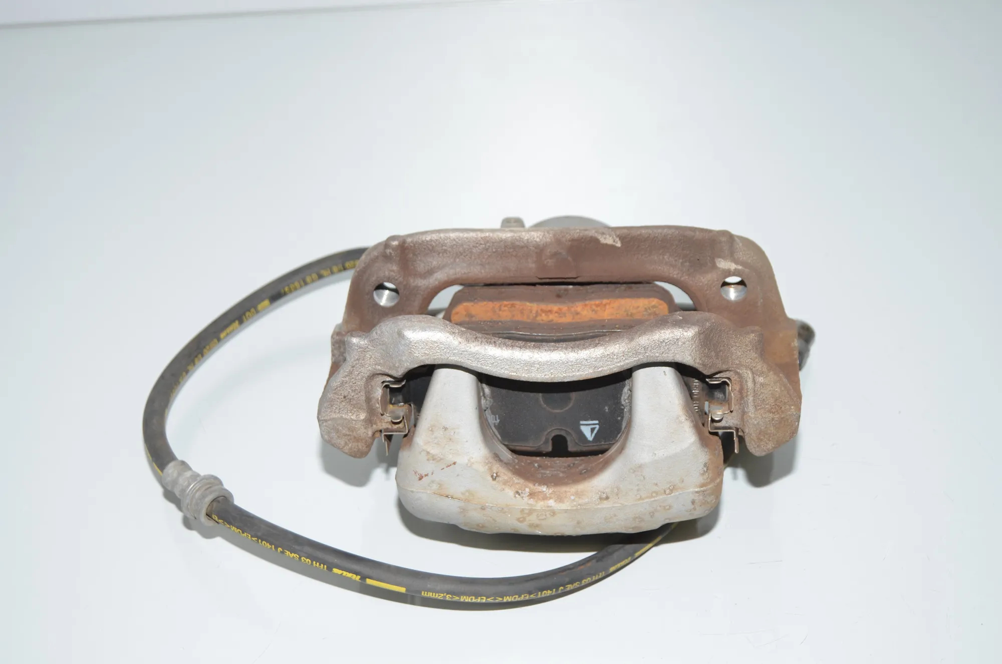 Front Right Brake Caliper – OEM 6860270 · BMW i3 (I01) s Electric 2020 – 2