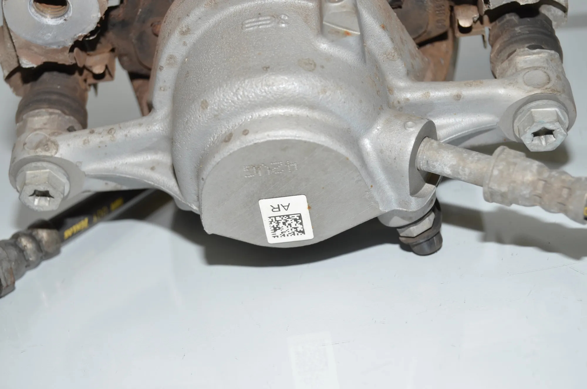 Front Right Brake Caliper – OEM 6860270 · BMW i3 (I01) s Electric 2020 – 5